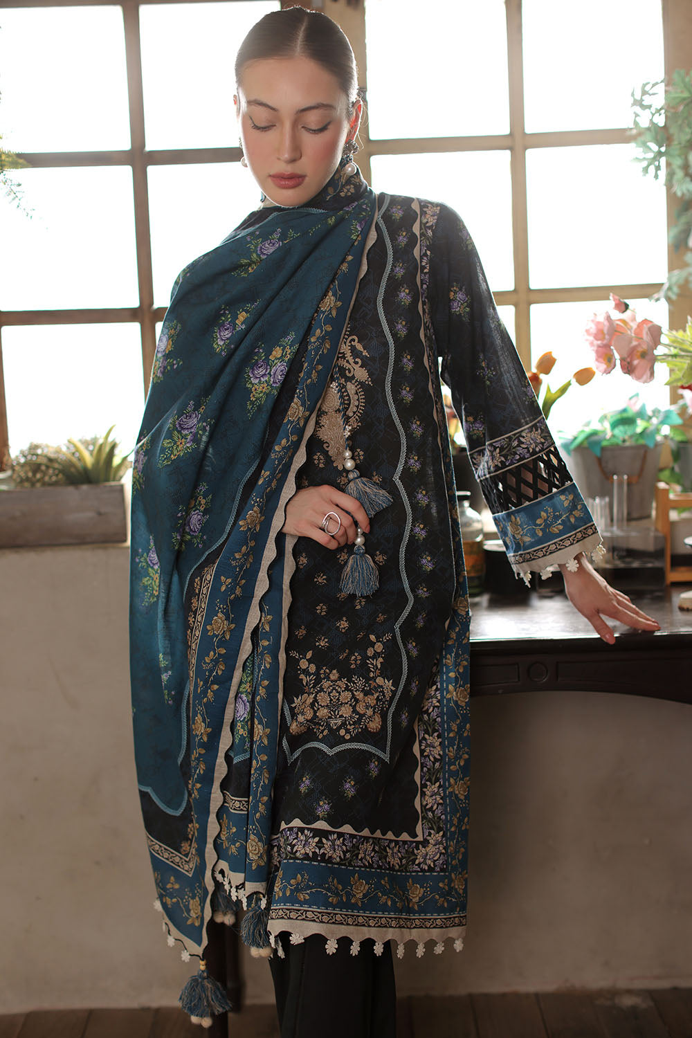 3 Piece Printed Khaddar Suit