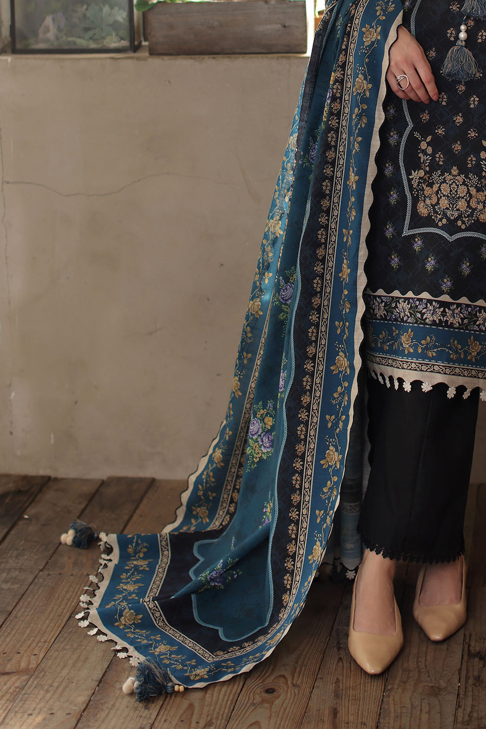 3 Piece Printed Khaddar Suit
