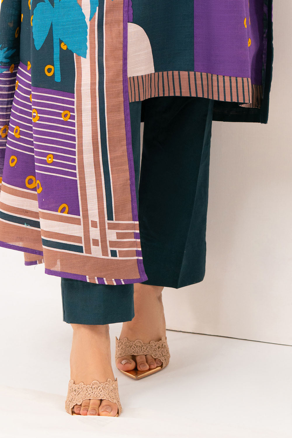 3 Piece Printed Khaddar Suit With Dupatta