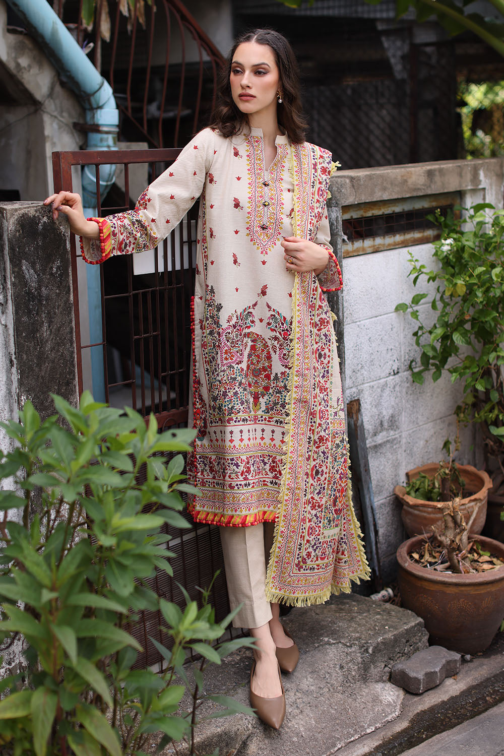 3 Piece Printed Khaddar Suit with Printed Khaddar Dupatta and Printed Trouser