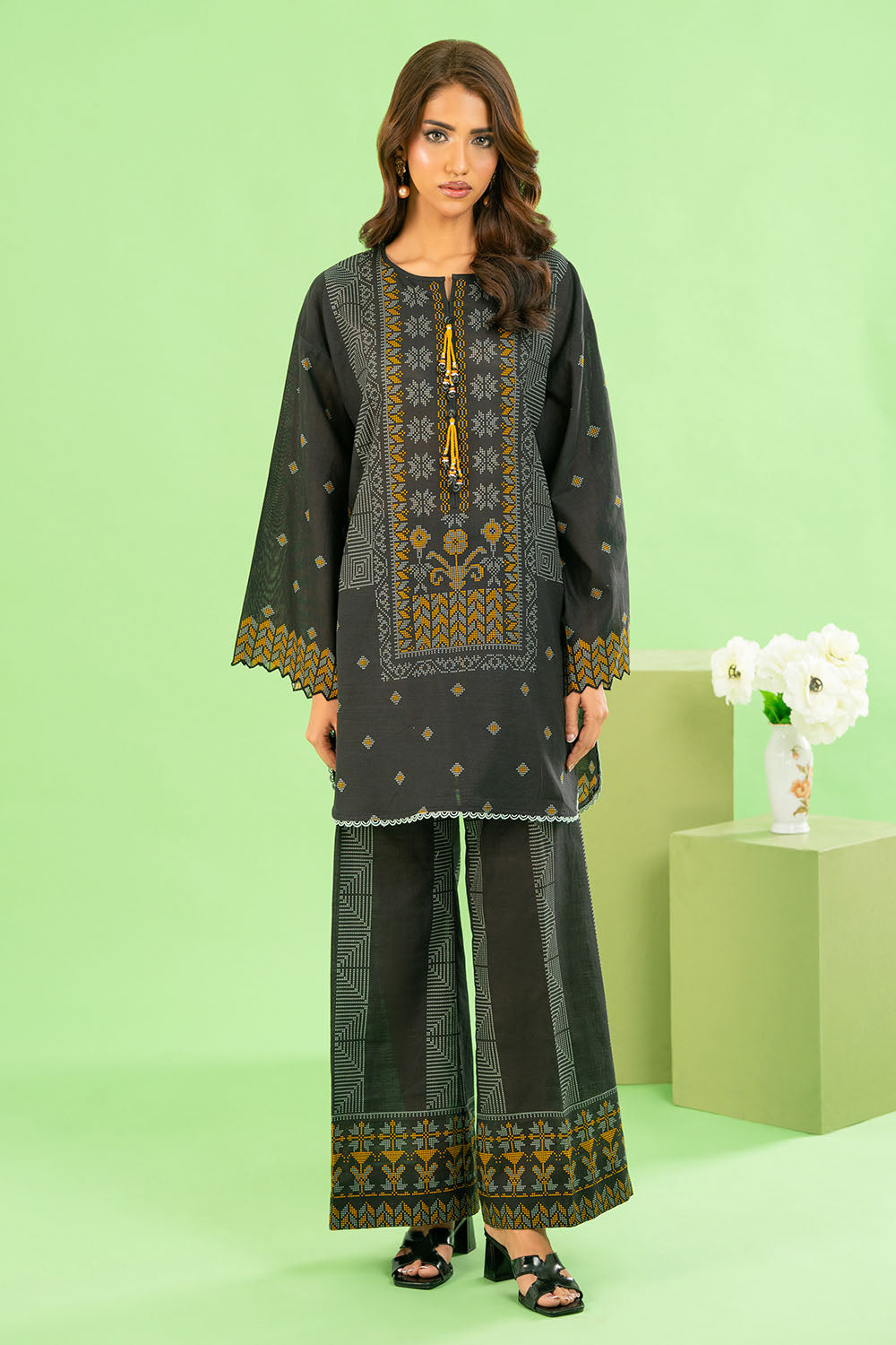 2 Piece Printed Khaddar Suit