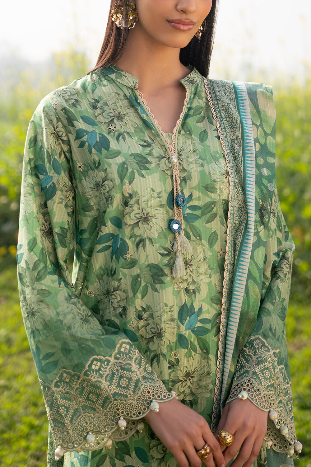 https://cdn.shopify.com/s/files/1/0706/3253/8159/files/Printed-Lawn-Dupatta-Embroidered-Printed-Lawn-Shirt-Dyed-Trouser-Gulahmed-CL-52637-Close.jpg?v=1769499571