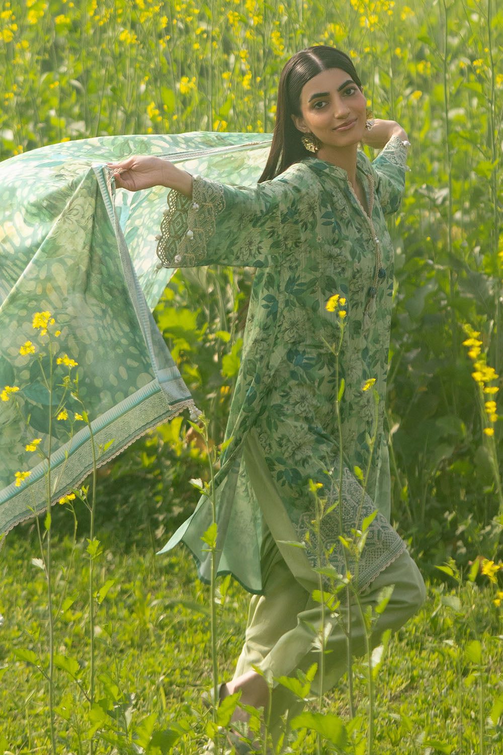 https://cdn.shopify.com/s/files/1/0706/3253/8159/files/Printed-Lawn-Dupatta-Embroidered-Printed-Lawn-Shirt-Dyed-Trouser-Gulahmed-CL-52637-Side.jpg?v=1769499571