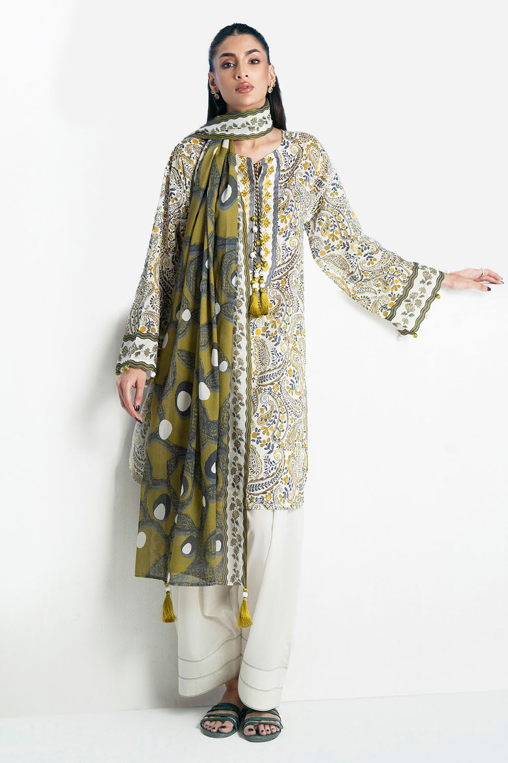 3 Piece Printed Lawn Suit with Embroidered Organza Neckline
