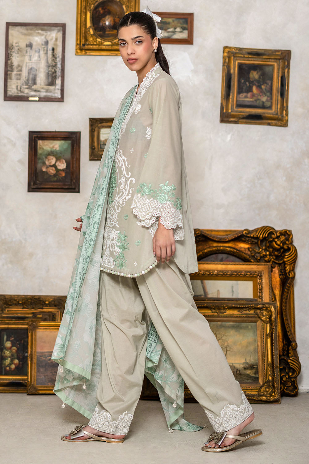 3 Piece Embroidered Lawn Suit With Denting Lawn Dupatta And Border