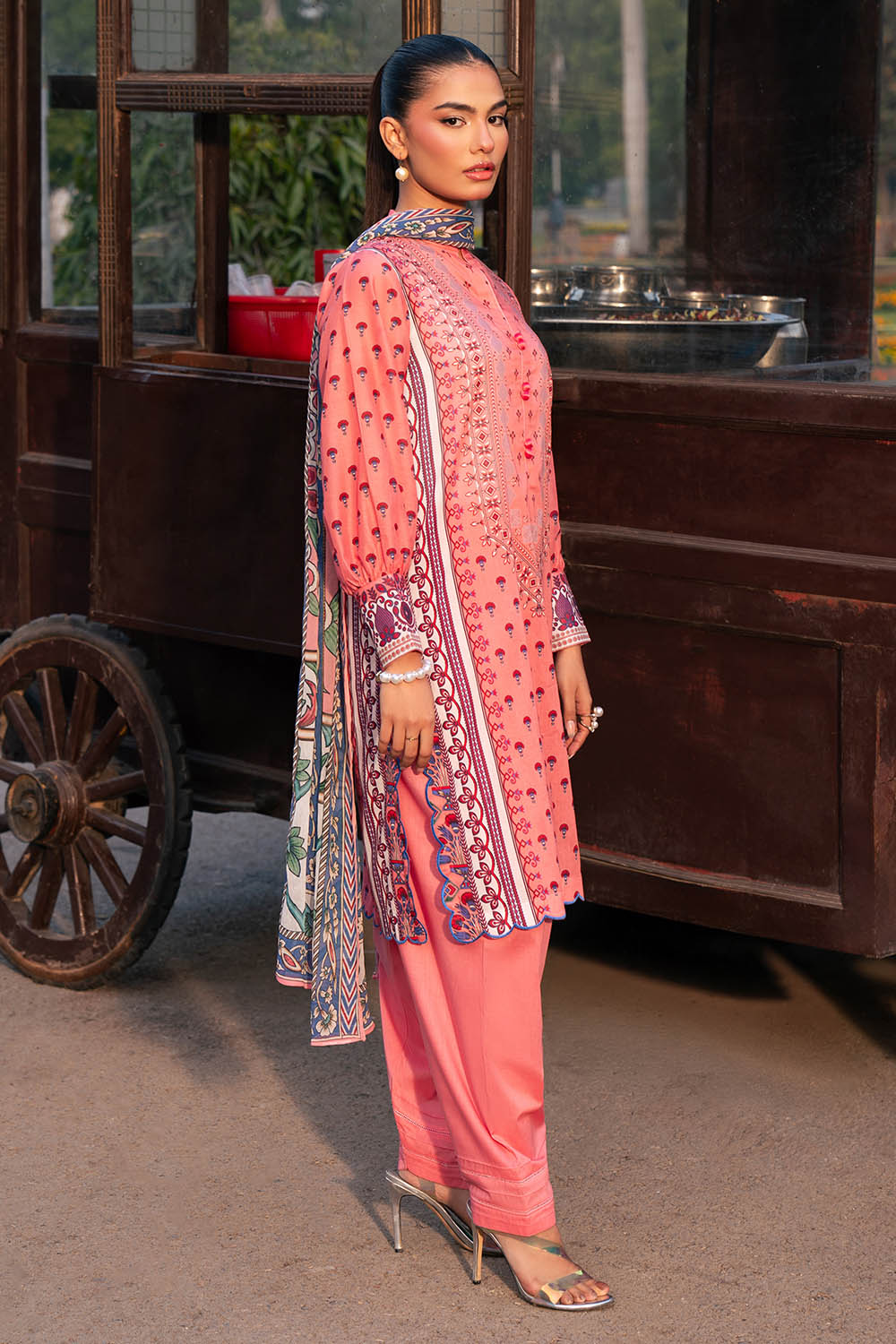 3 Piece Printed Lawn Suit With Chiffon Dupatta