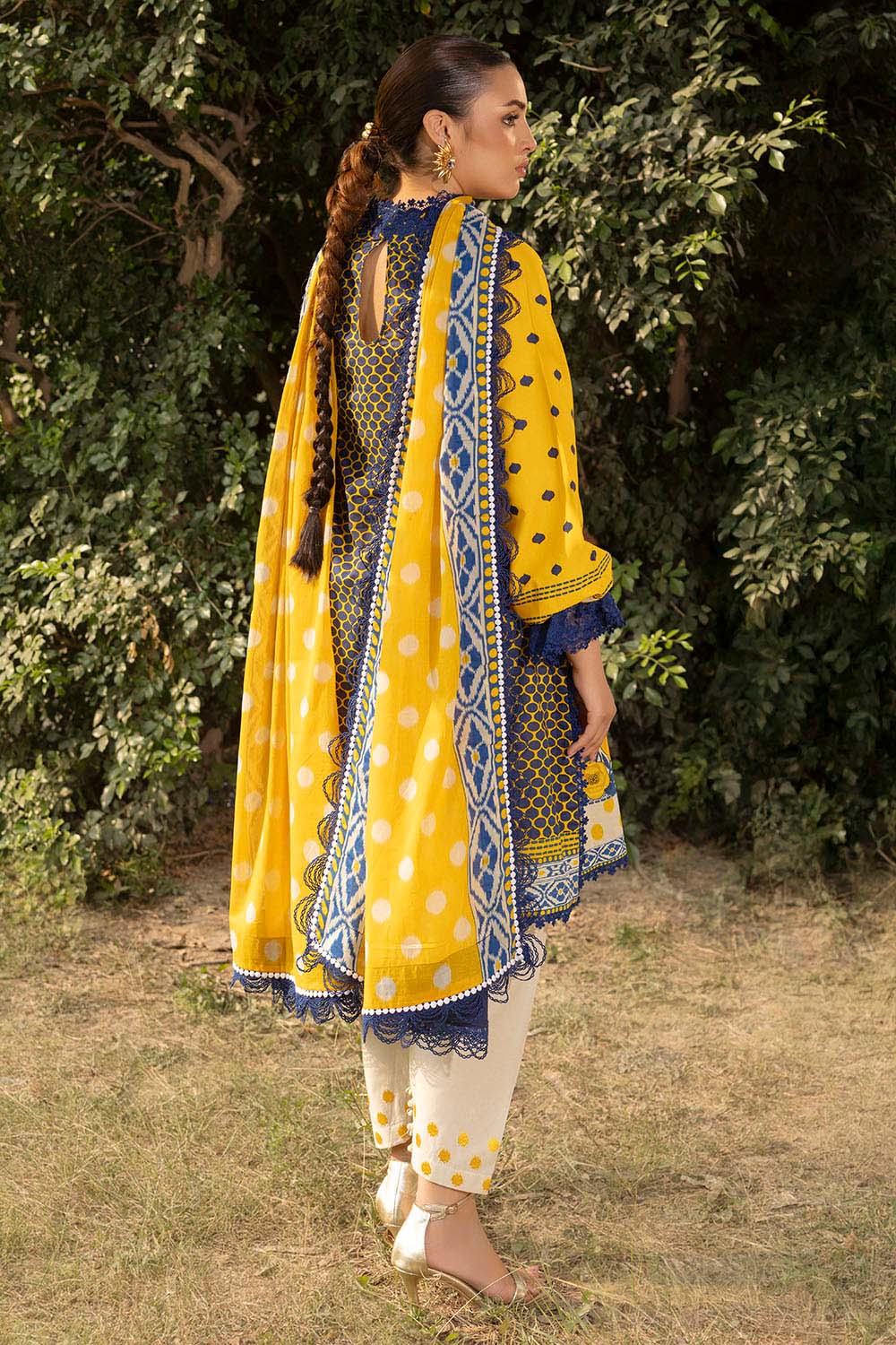 3 Piece Printed Lawn Suit With Embroidered Trouser