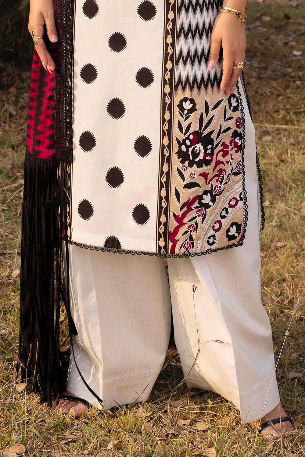 3 Piece Printed Lawn Suit with Crochet Lace CL-52440