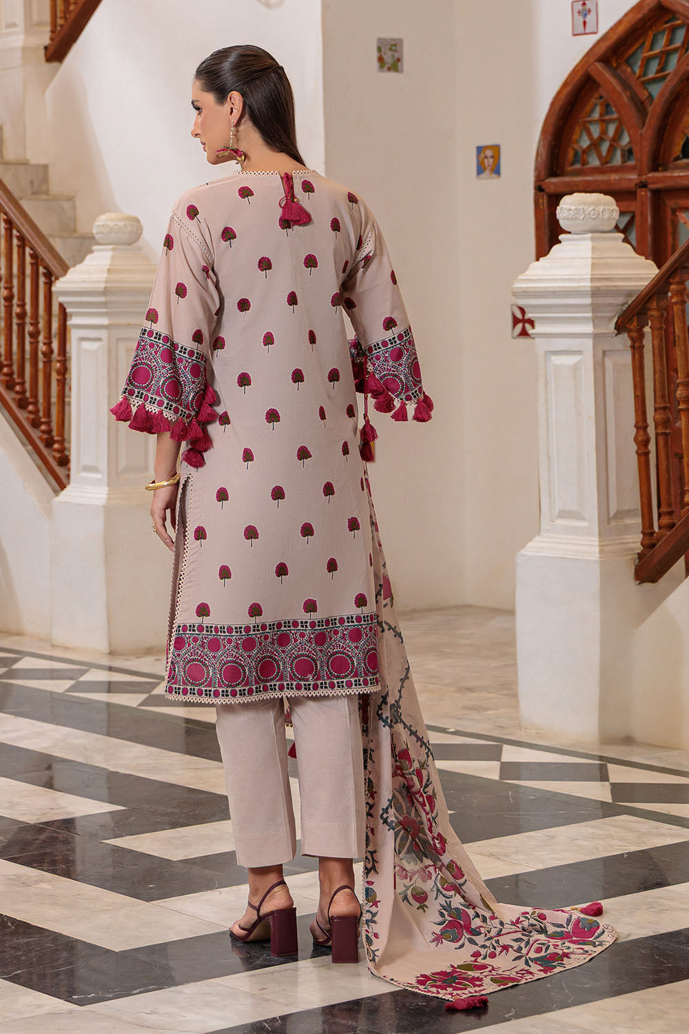 3 Piece Printed Lawn Suit And Dyed Trouser