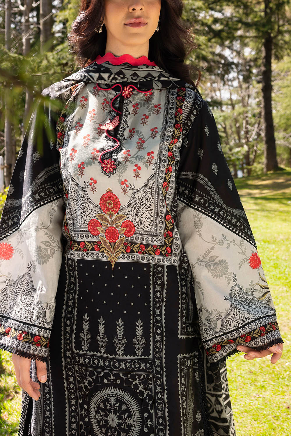 https://cdn.shopify.com/s/files/1/0706/3253/8159/files/Printed-Lawn-Dupatta-Printed-Lawn-Shirt-Dyed-Trouser-Gulahmed-CL-62327-Close.jpg?v=1778749876