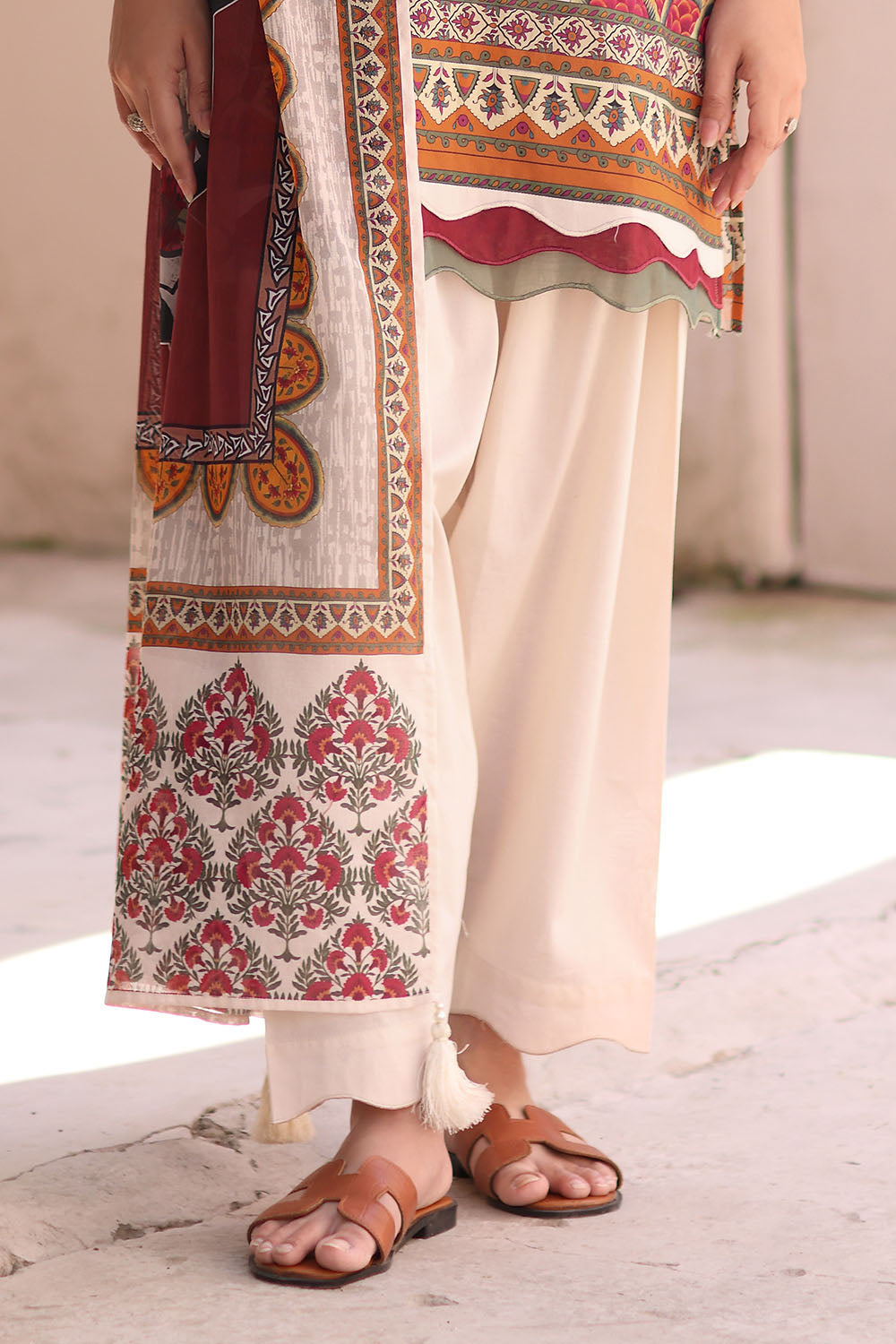 Gul Ahmed - 3 Piece Printed Lawn Suit