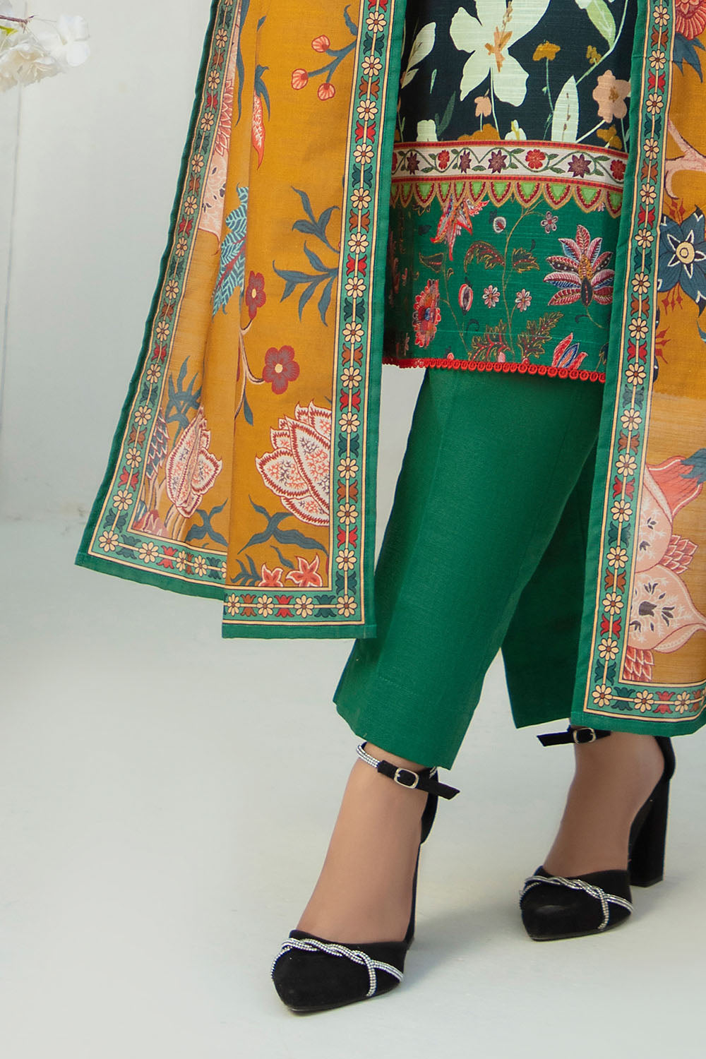 3 Piece Printed Zari Cotton & Khaddar Suit With Dupatta