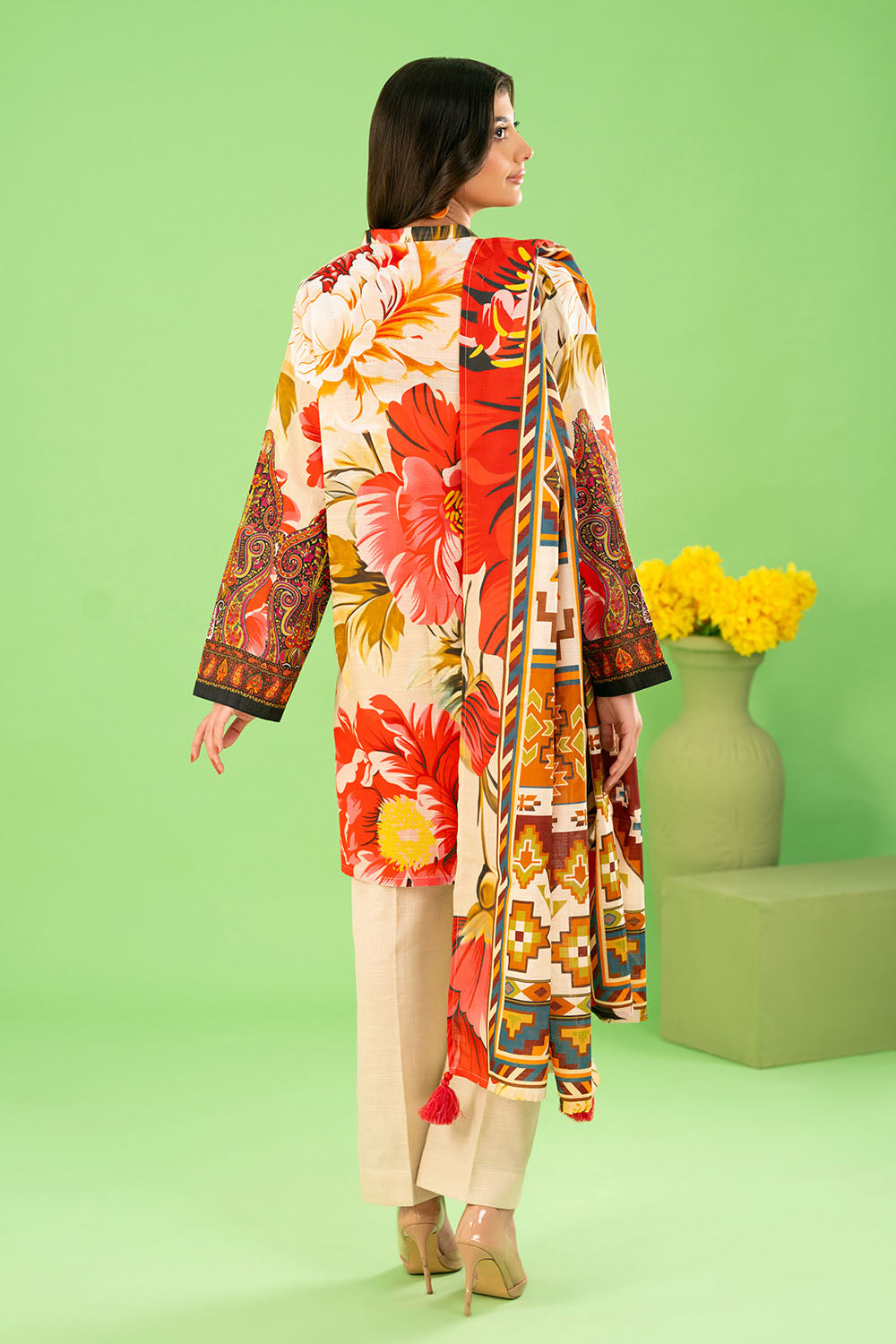 3 Piece Printed Khaddar Suit With Zari Dupatta