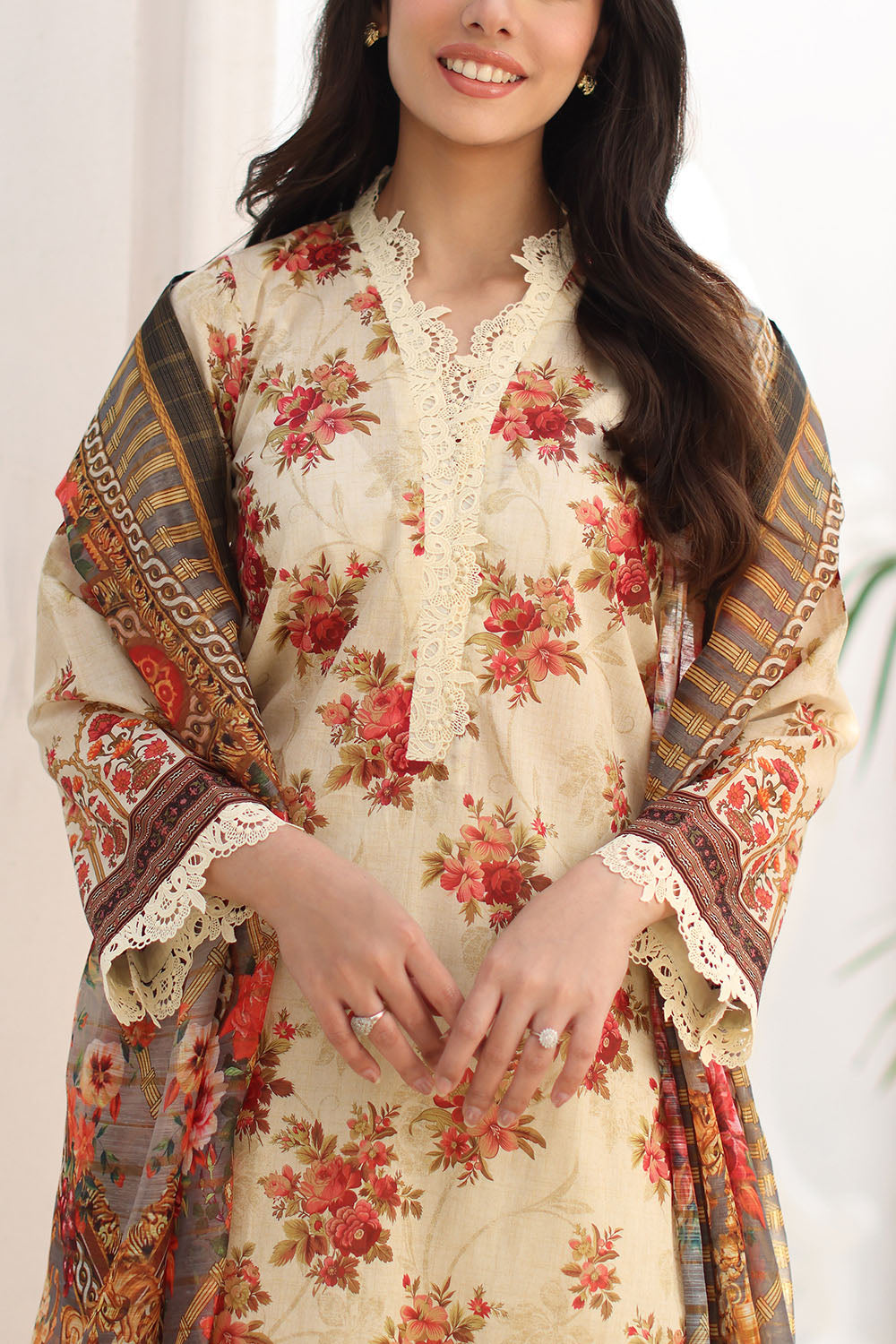 3 Piece Printed Lawn Suit With Zari Dupatta