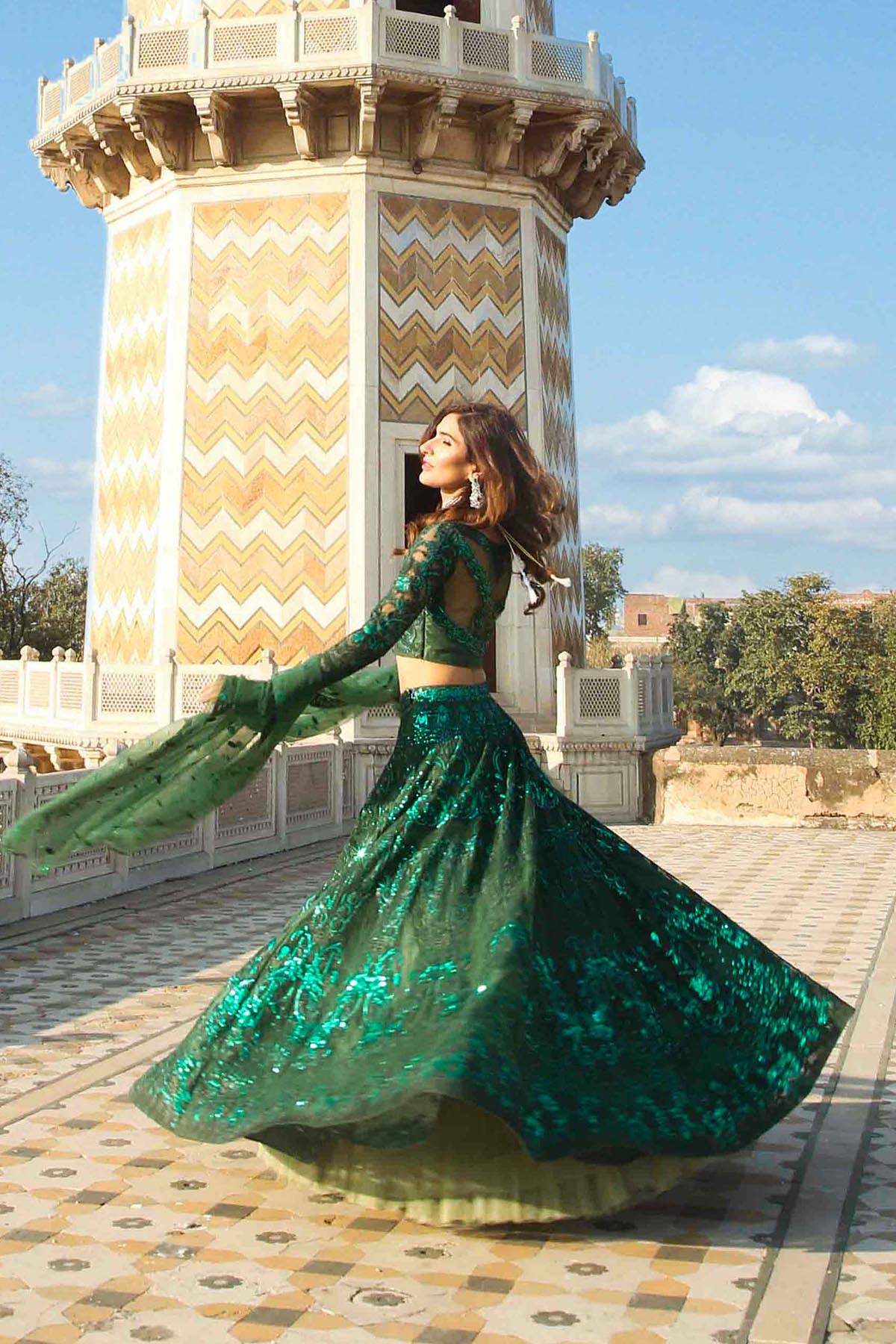 https://cdn.shopify.com/s/files/1/0533/2910/0998/products/Product-Image-1200x1800-Naqsh-2_0000_QE5C1891_0034_Product-Image-1200x1800-Naqsh-2_0013_QE5C1683_b72cbc0f-b440-4dd3-83ab-aee3c134382c.jpg?v=1612956261