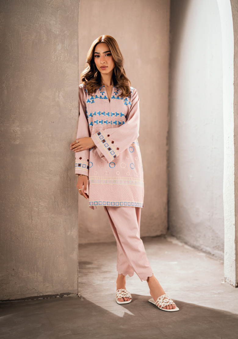 https://cdn.shopify.com/s/files/1/0684/6441/0935/files/ROSIE3.png?v=1765752933