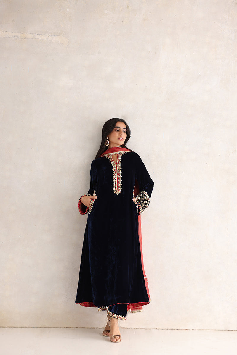 https://cdn.shopify.com/s/files/1/0412/9311/9639/products/Rainab.jpg?v=1755496609