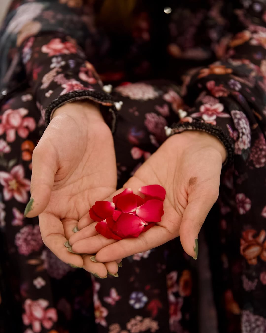 https://cdn.shopify.com/s/files/1/0523/4327/5696/files/RarewomanYoudeserveArarelove._-_mysiebytahira_-_mysiebytahira_-_ahmad.mahmood.ph_8.jpg?v=1755956966