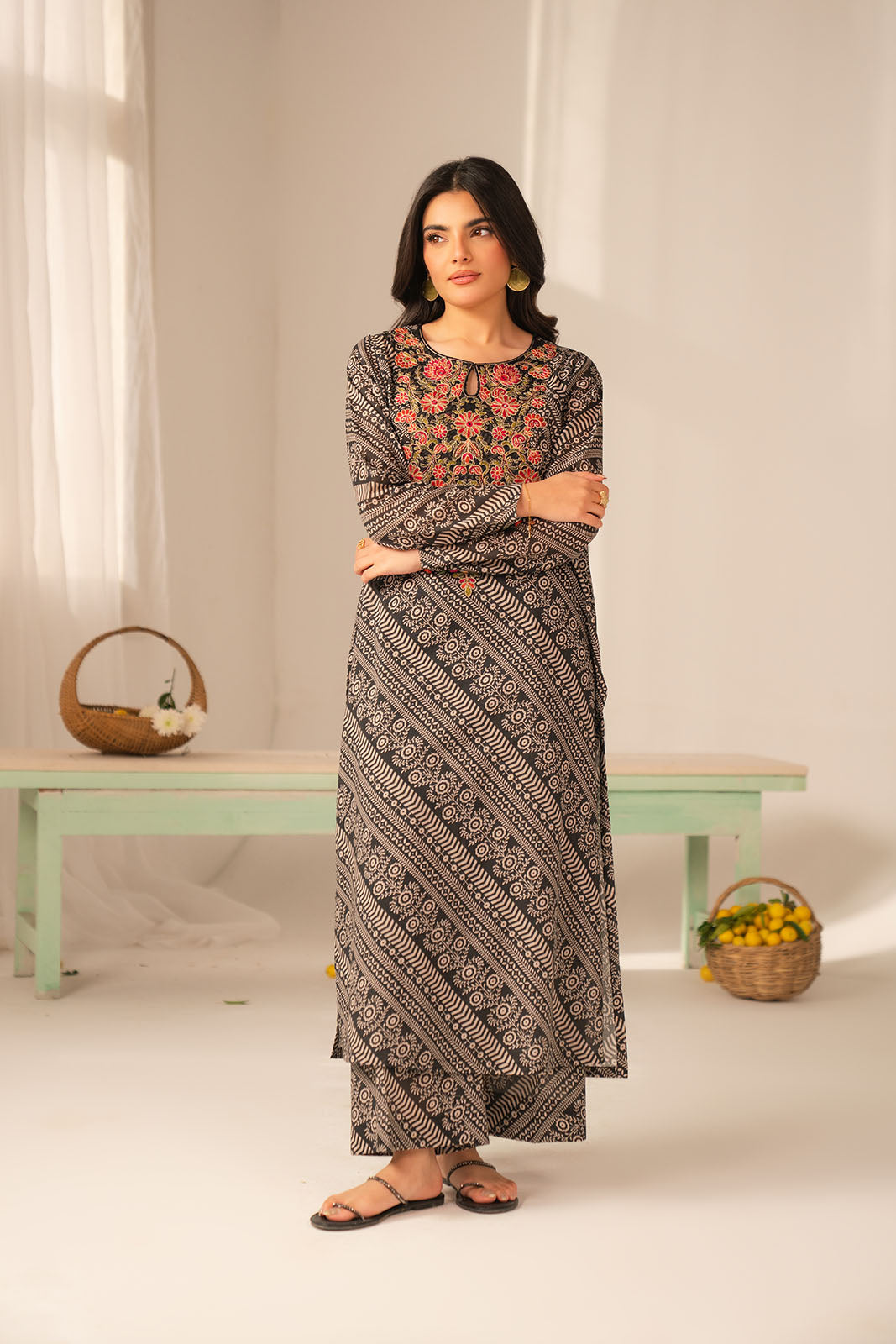2 Piece Printed Lawn Embroidered Unstitched Suit (UC0129)
