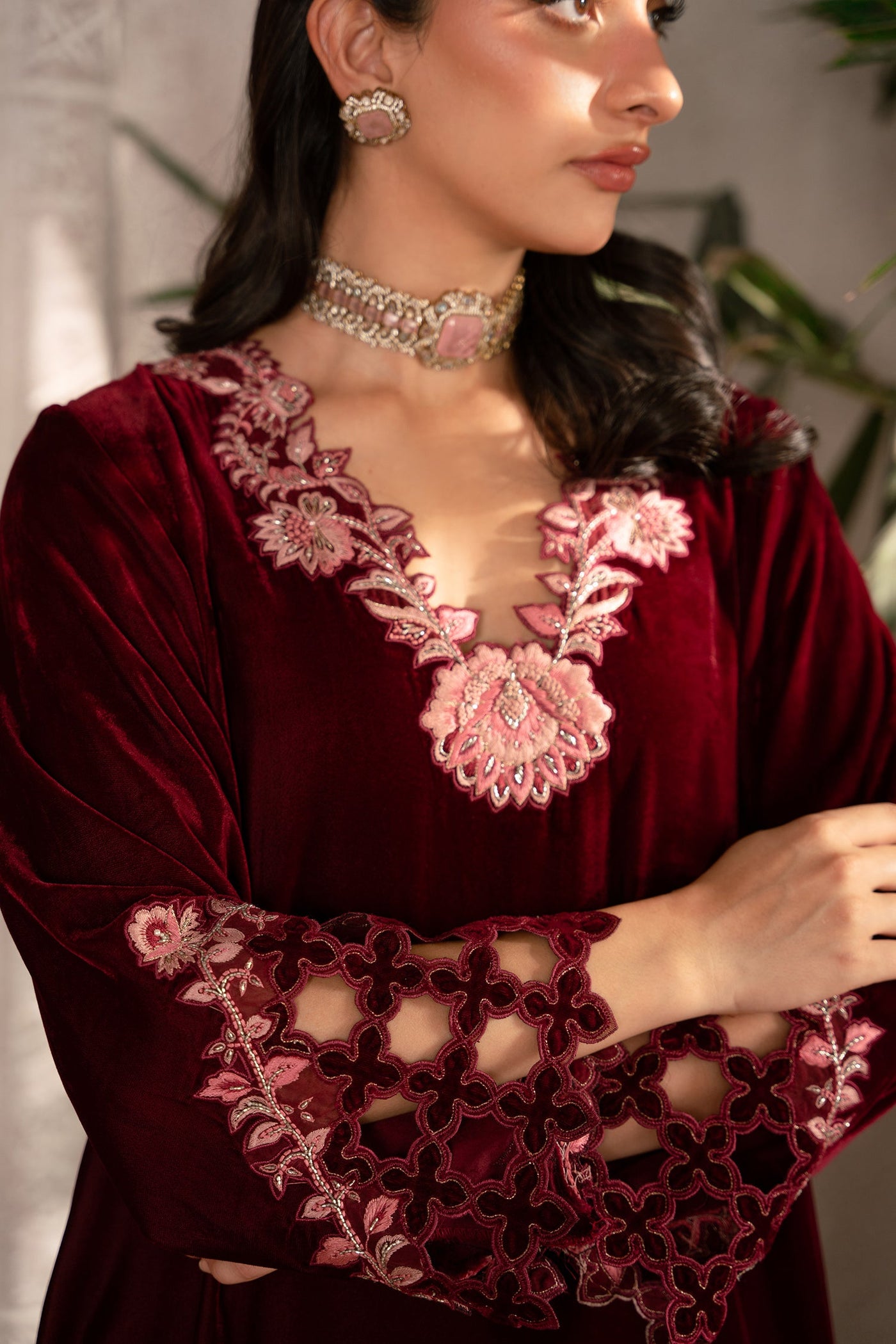 https://cdn.shopify.com/s/files/1/0663/9616/0233/files/Red_Garnet_10.jpg?v=1763037976