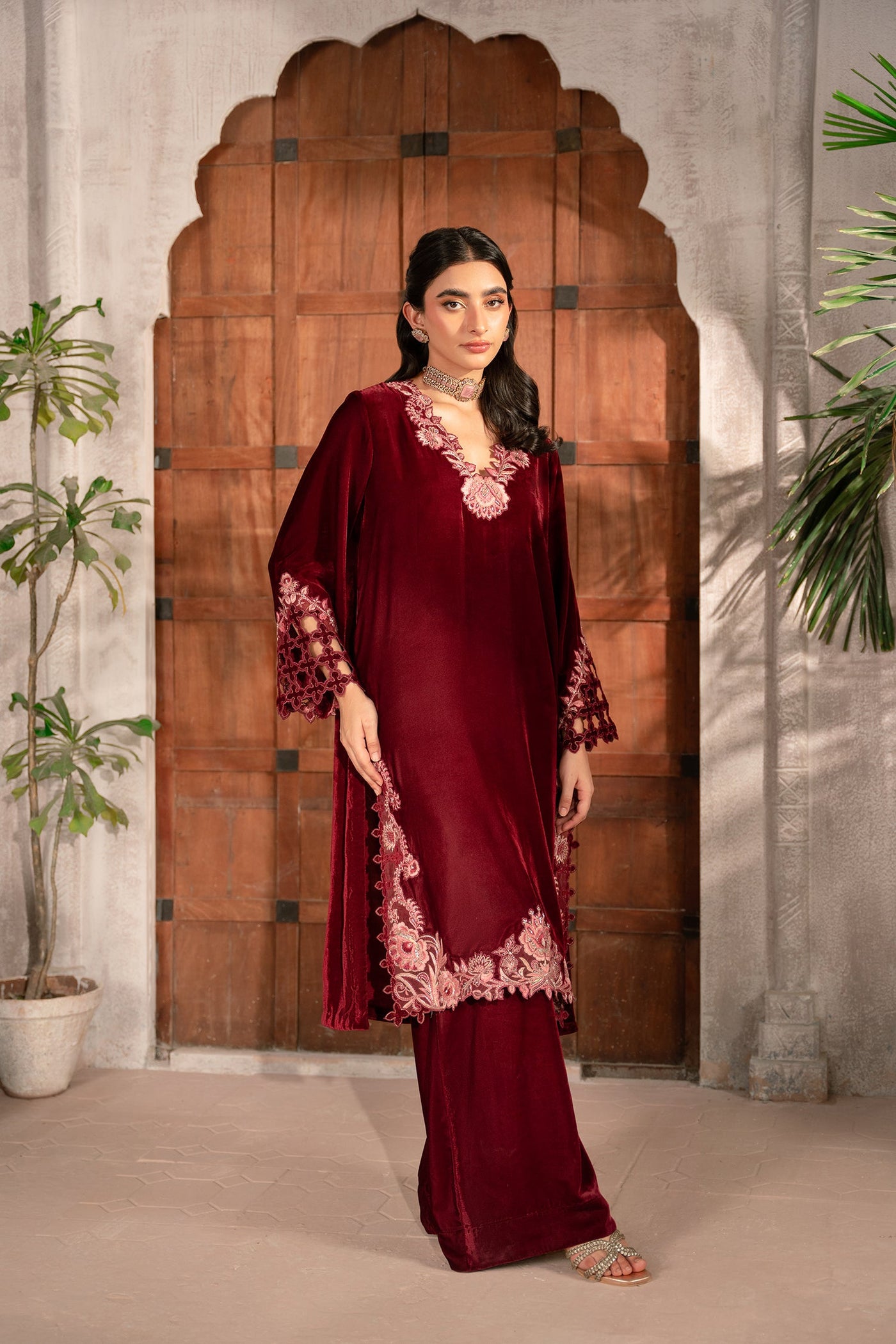 https://cdn.shopify.com/s/files/1/0663/9616/0233/files/Red_Garnet_11.jpg?v=1763037976