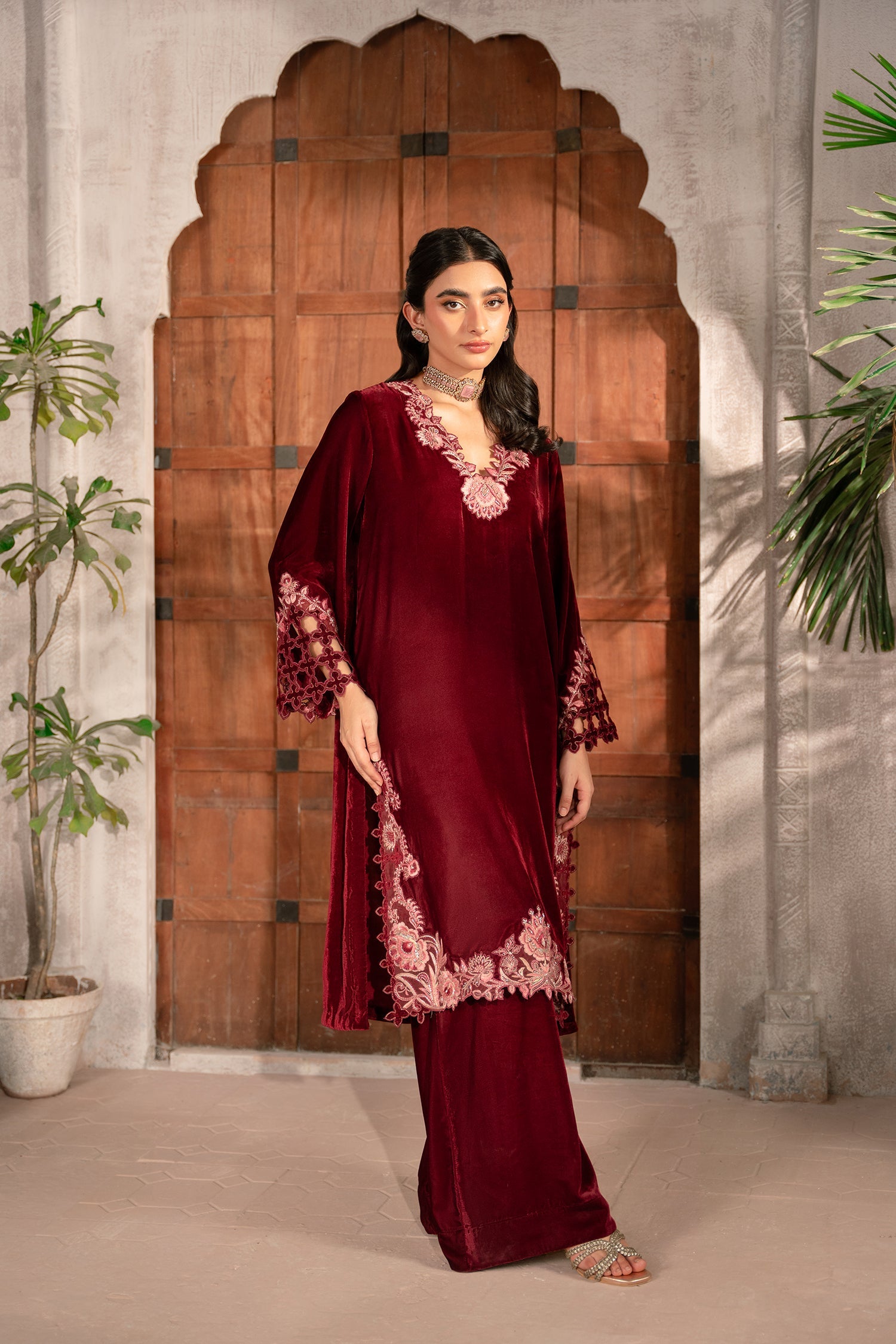 https://cdn.shopify.com/s/files/1/0663/9616/0233/files/Red_Garnet_11.jpg?v=1763037976