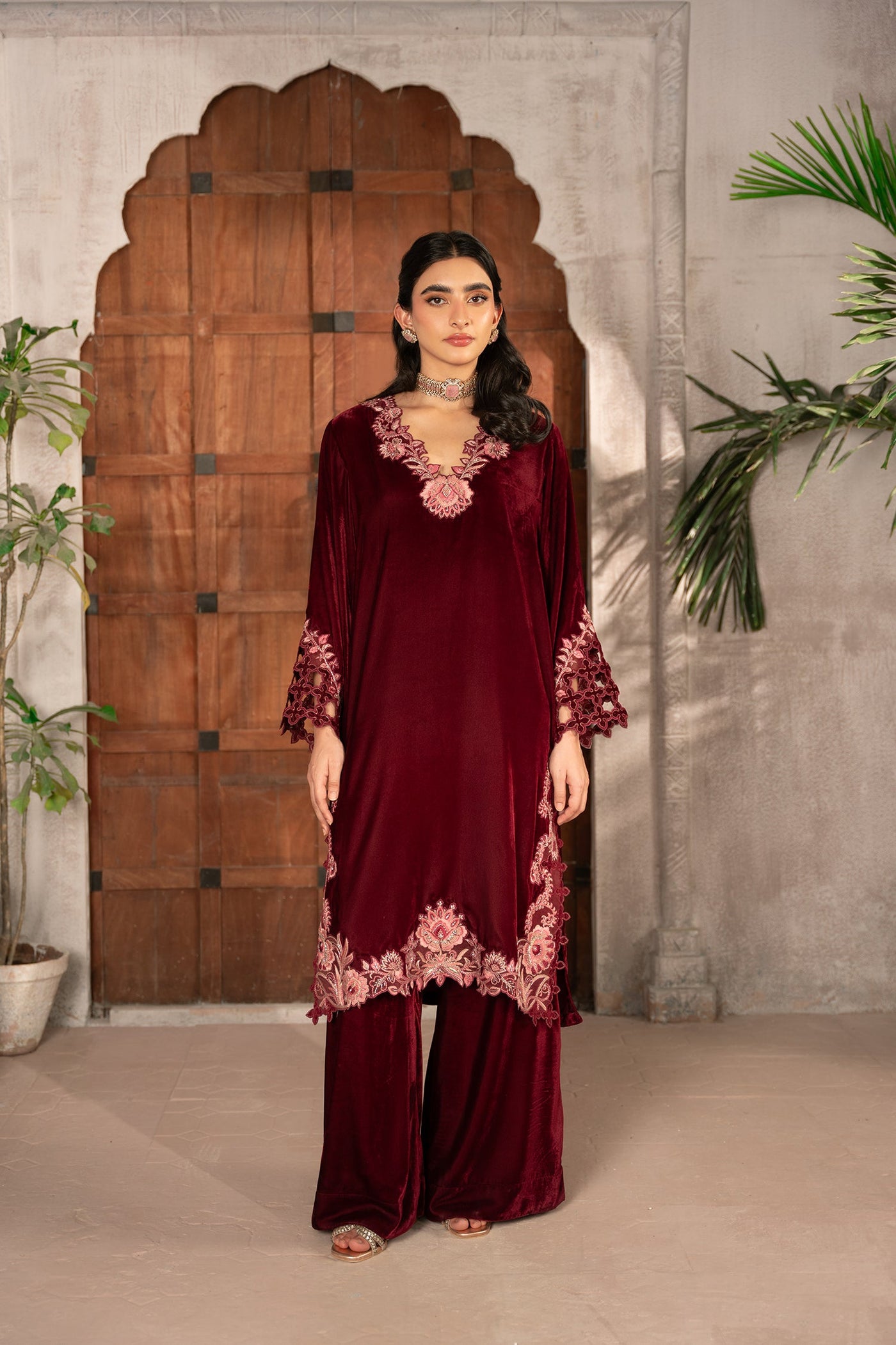 https://cdn.shopify.com/s/files/1/0663/9616/0233/files/Red_Garnet_2.jpg?v=1763033849