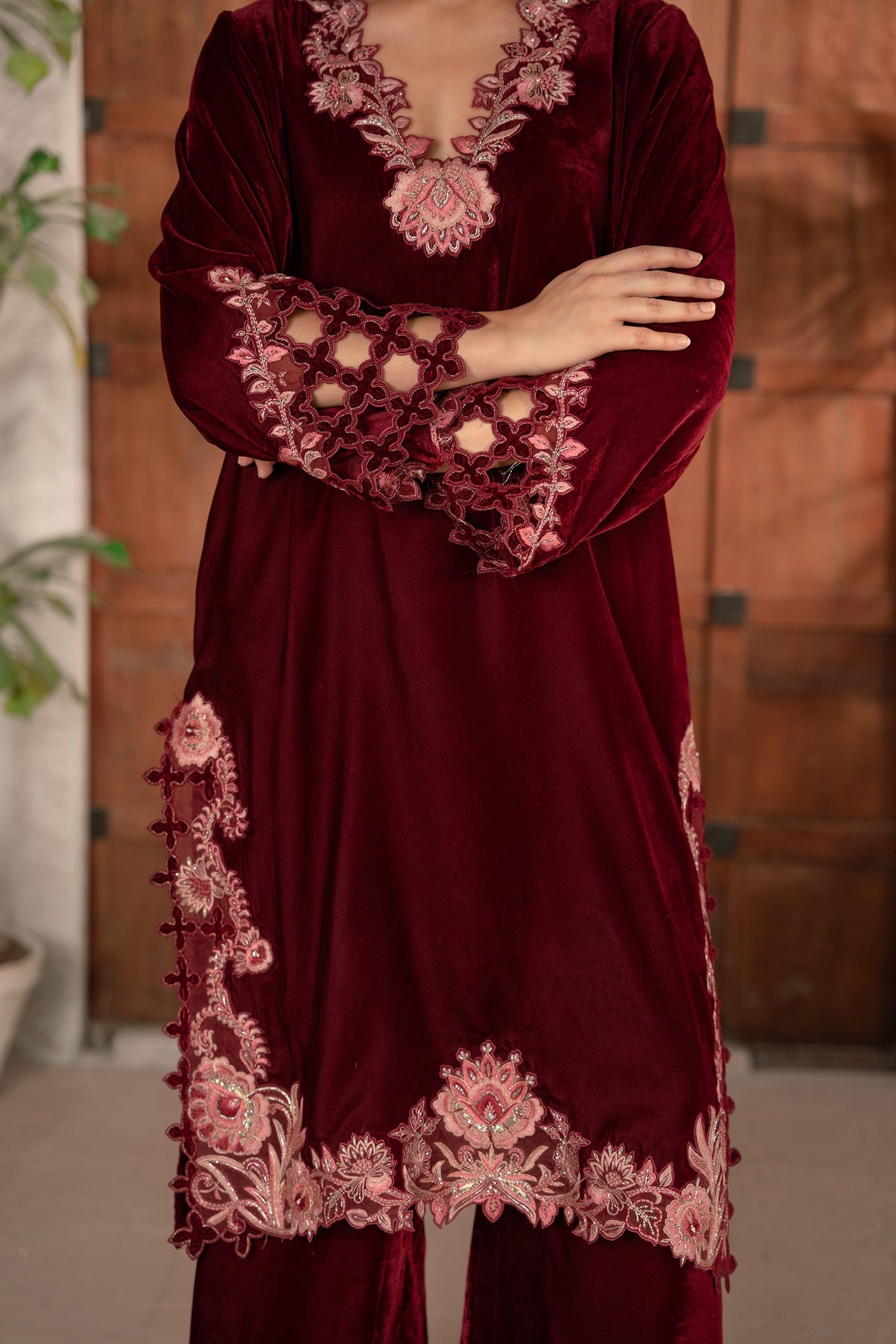 https://cdn.shopify.com/s/files/1/0663/9616/0233/files/Red_Garnet_4.jpg?v=1763033850
