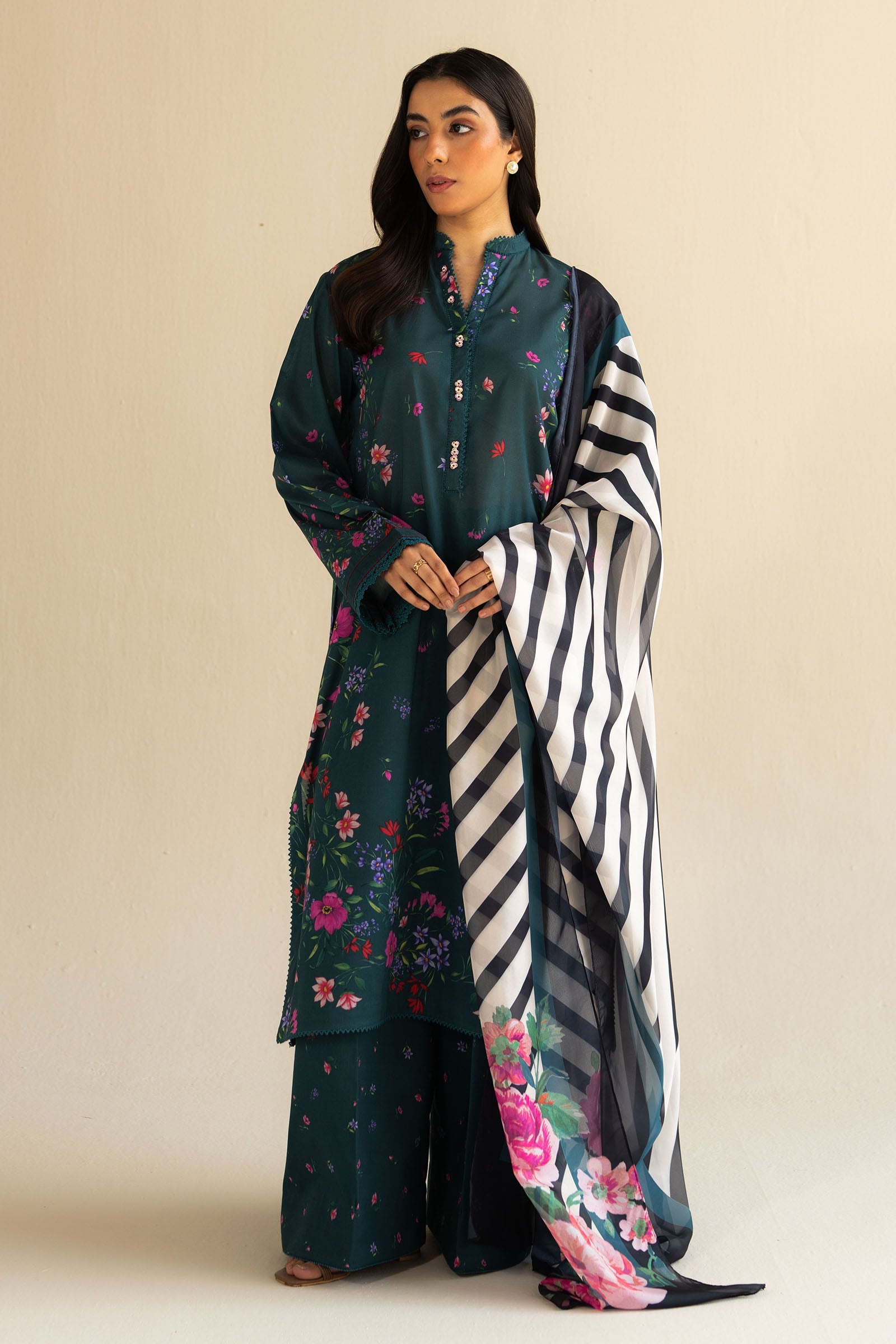 https://cdn.shopify.com/s/files/1/0886/3957/0230/files/Reena-4A.jpg?v=1738141130