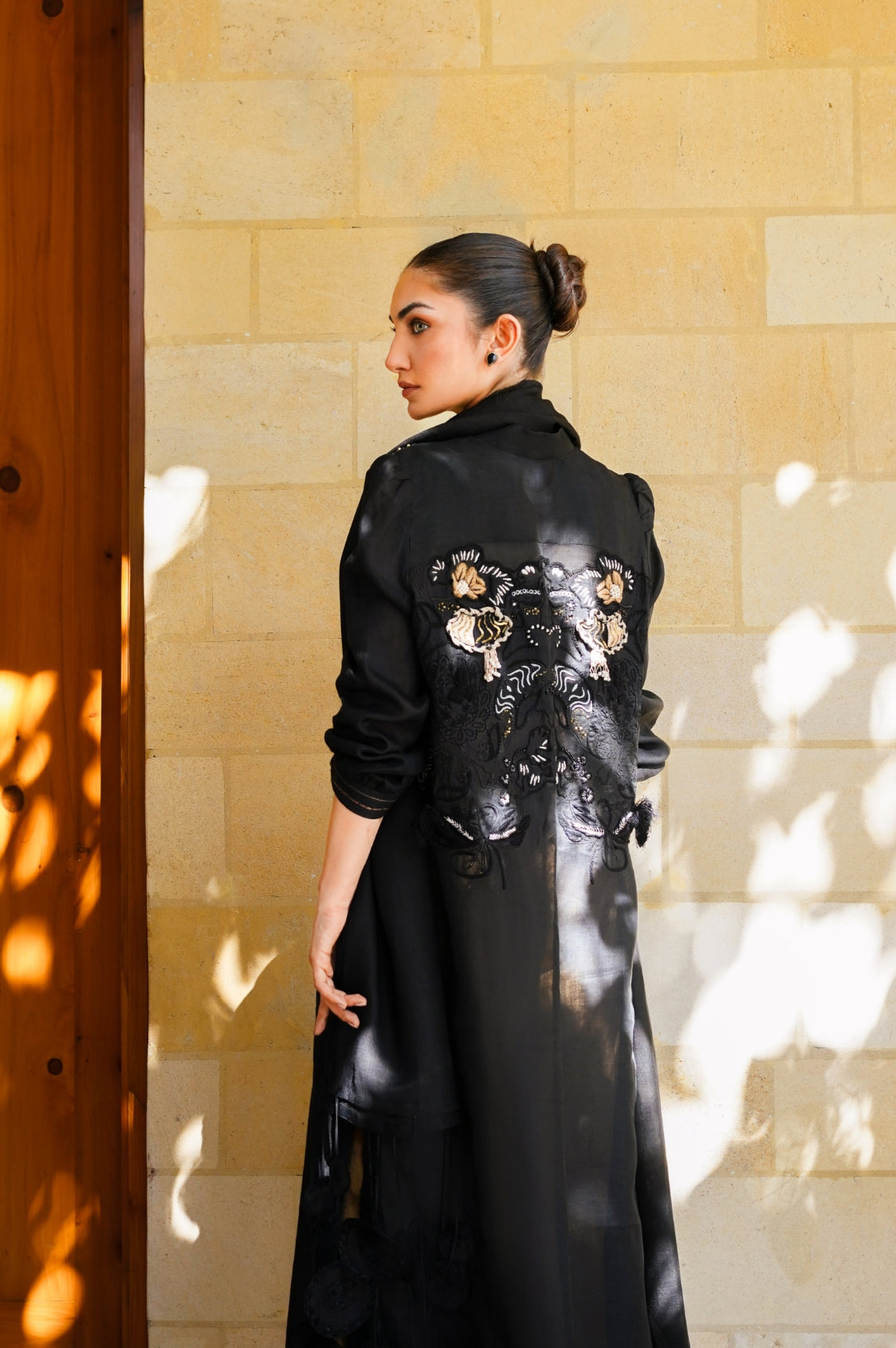 https://cdn.shopify.com/s/files/1/0593/6516/3148/files/Remi-Black1_2x_be07c287-0507-4b5f-b525-67282b626709.jpg?v=1709110964