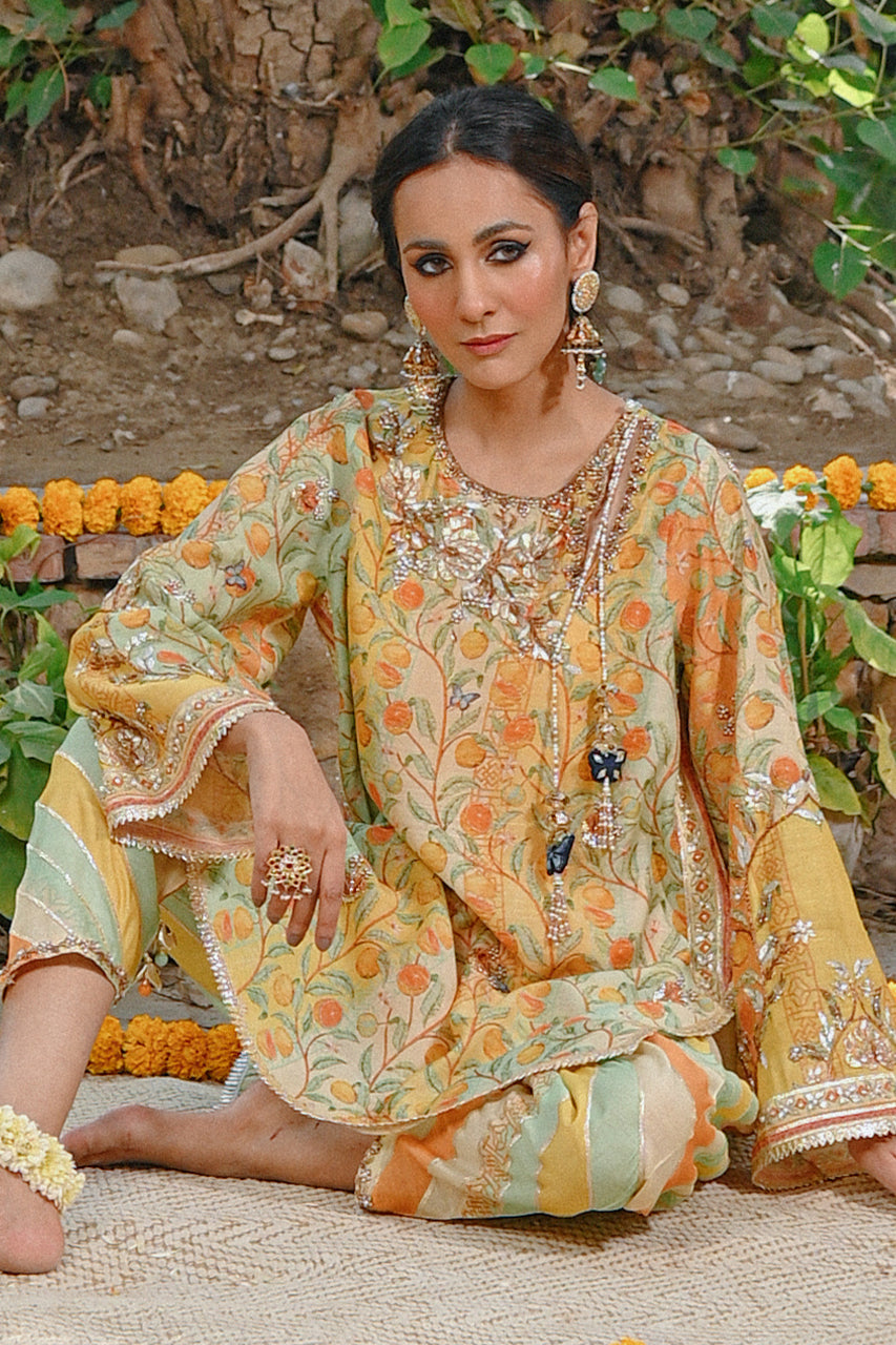 https://cdn.shopify.com/s/files/1/0588/3661/5221/products/Reyah_3.jpg?v=1678353816