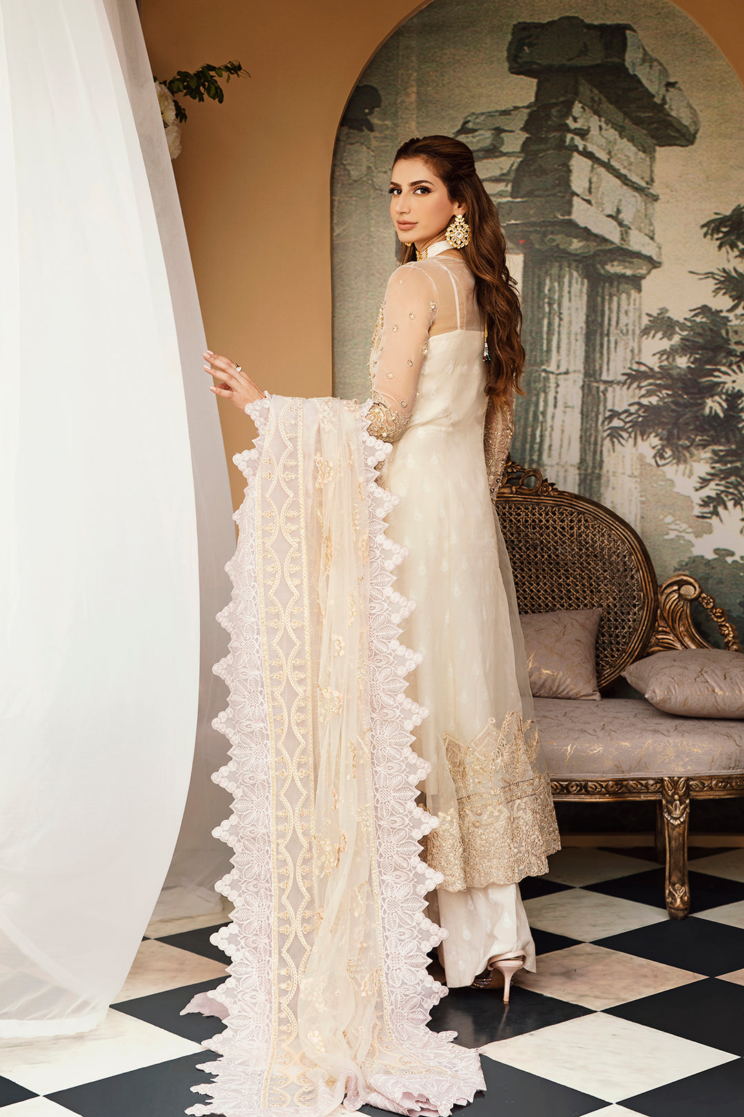 Mysie by Tahira
