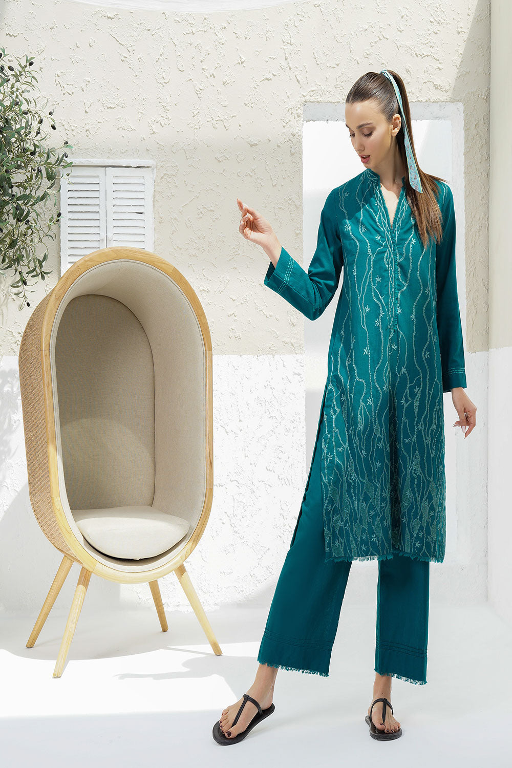 https://cdn.shopify.com/s/files/1/0380/1920/3117/files/S-03582.jpg?v=1762093428