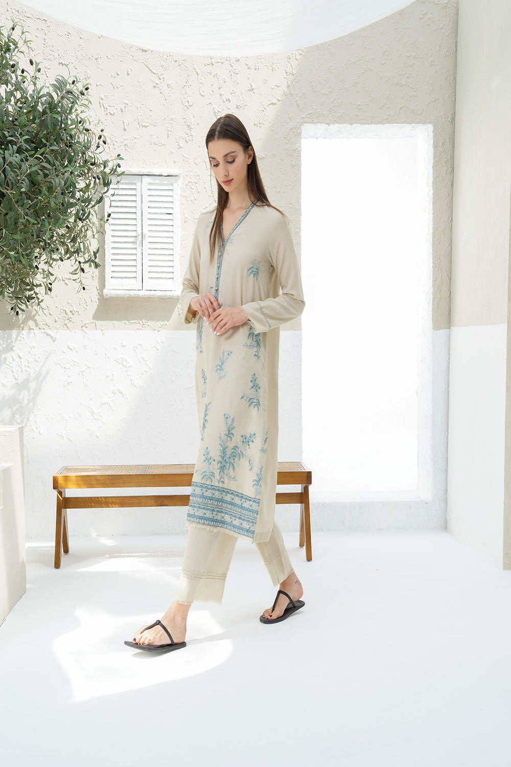 Design 5 - Winter Pret 25 Shirt & Trouser