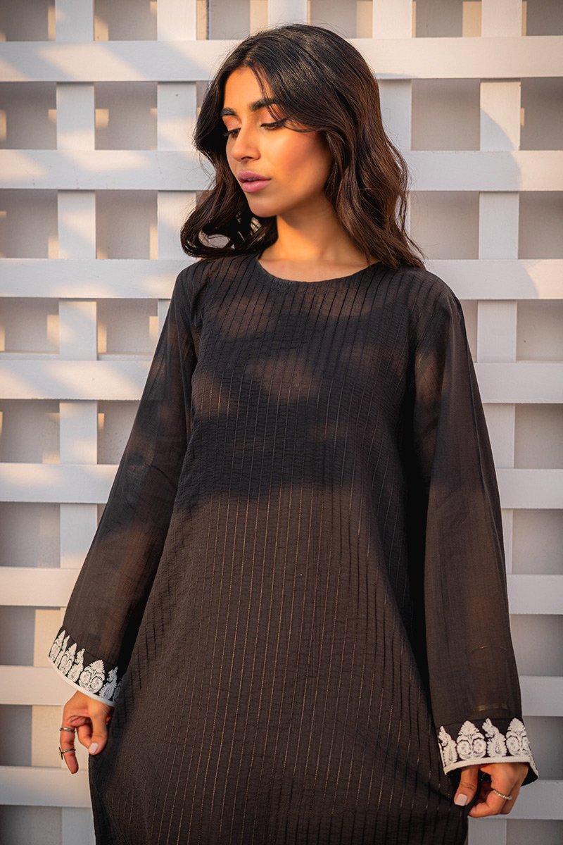 Siyah Aaena Kurta