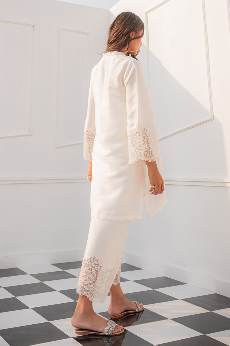 https://cdn.shopify.com/s/files/1/0568/3308/1529/products/S00018-WHT-4.jpg?v=1736854819