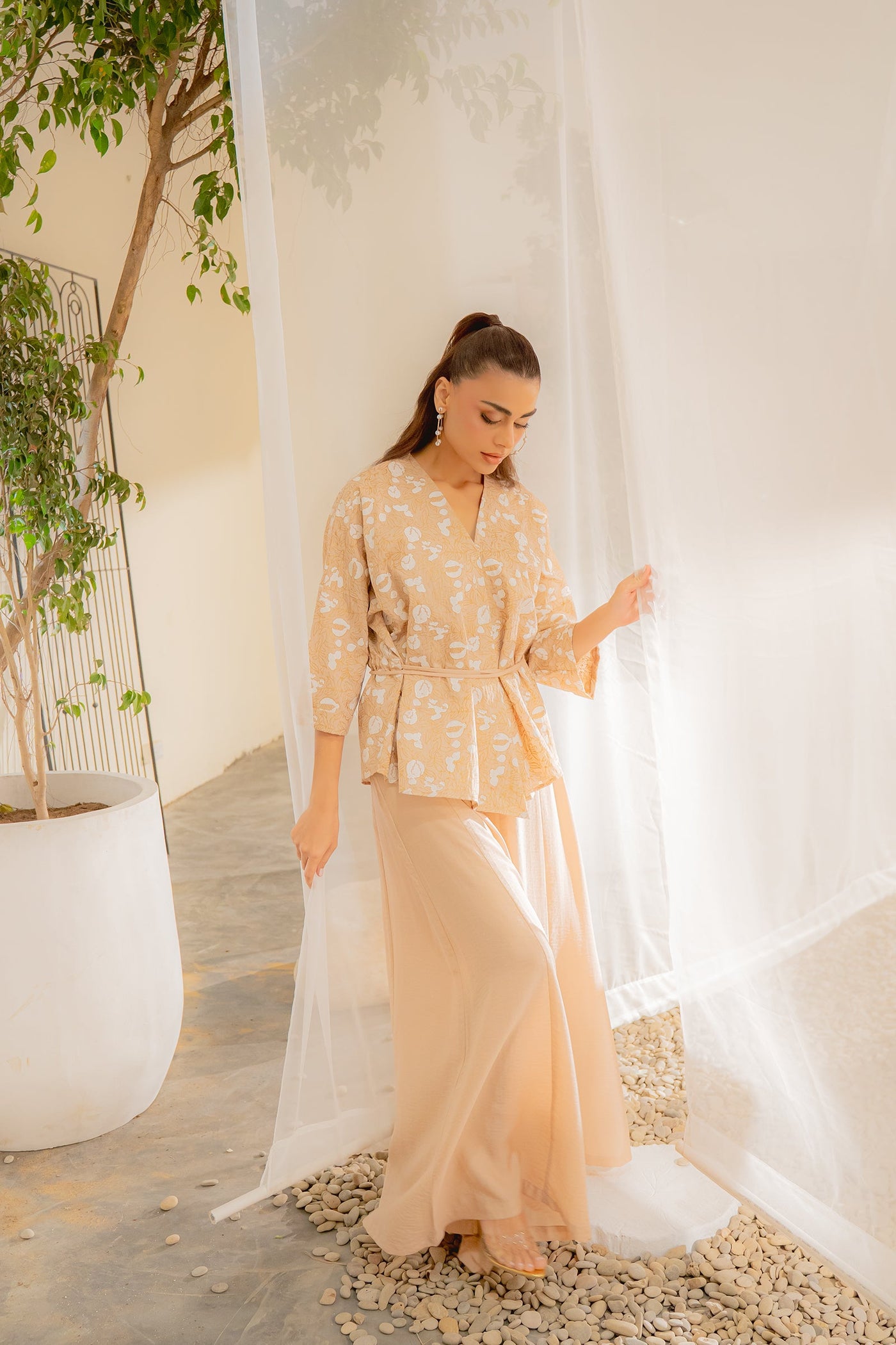 https://cdn.shopify.com/s/files/1/0568/3308/1529/files/S00268-BG0-4.jpg?v=1763273344