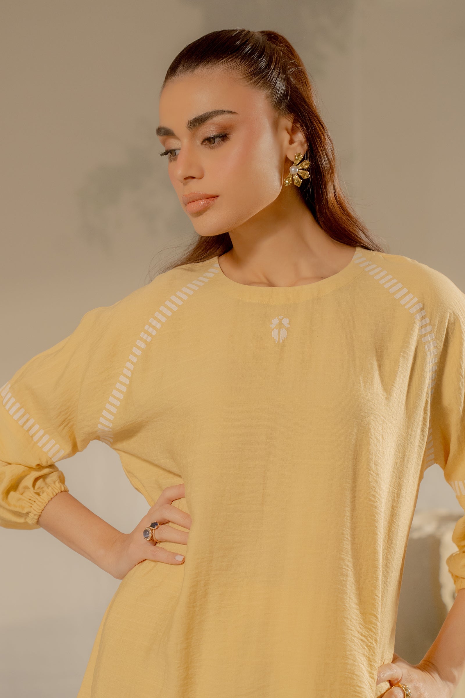 https://cdn.shopify.com/s/files/1/0568/3308/1529/files/S00271-YL0-2.jpg?v=1763273477