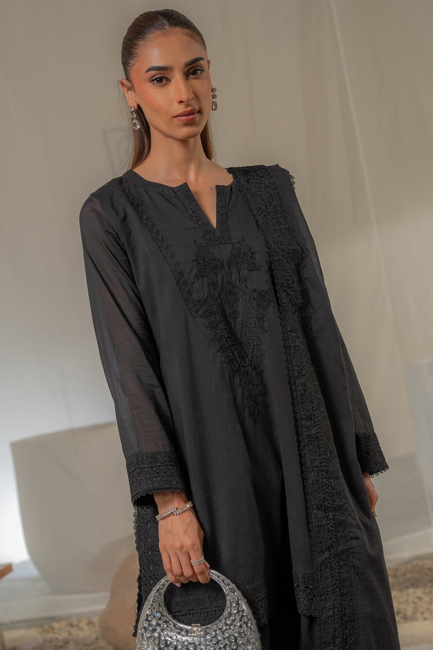 https://cdn.shopify.com/s/files/1/0568/3308/1529/files/S00272-BK0-5.jpg?v=1771222017