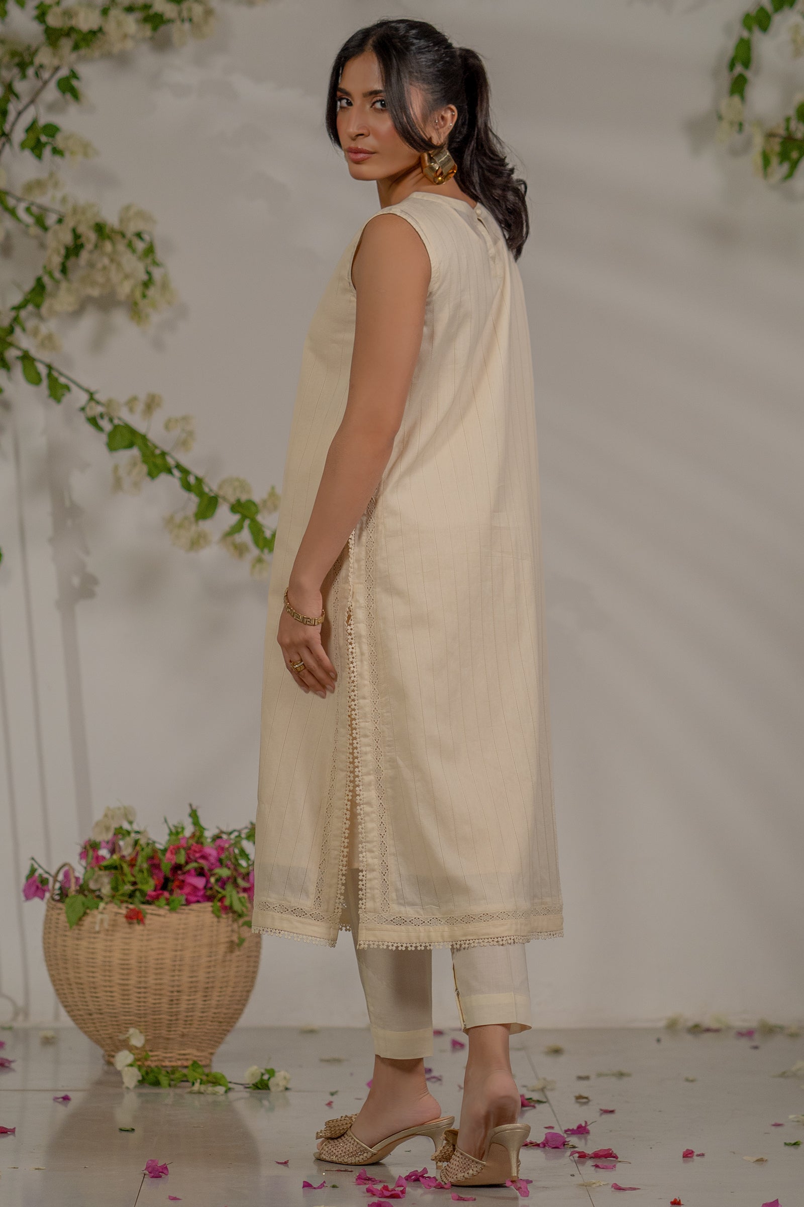 Tikoun Sleeveless 1 piece