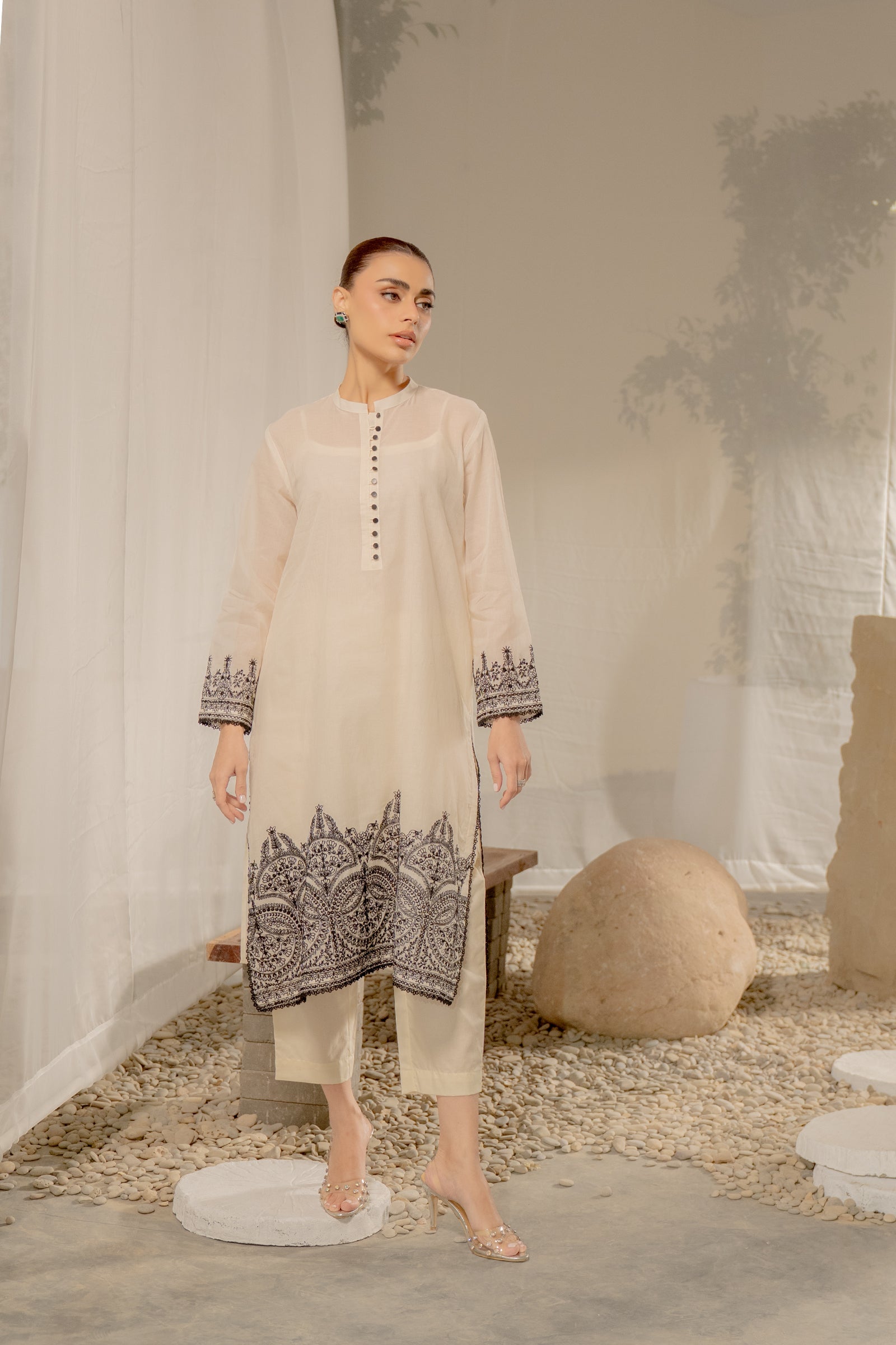 https://cdn.shopify.com/s/files/1/0568/3308/1529/files/S00291-CR0-6.jpg?v=1763273799