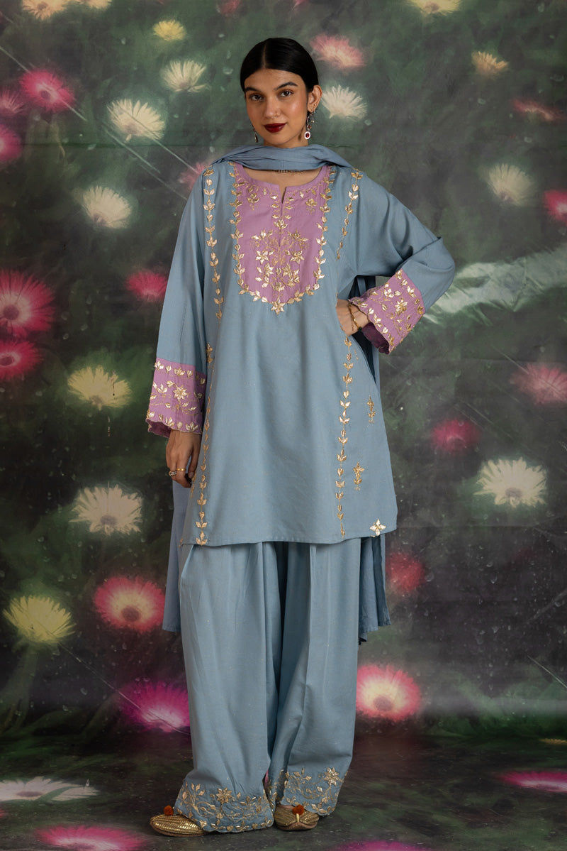 Sunehri Gota Glow Ensemble