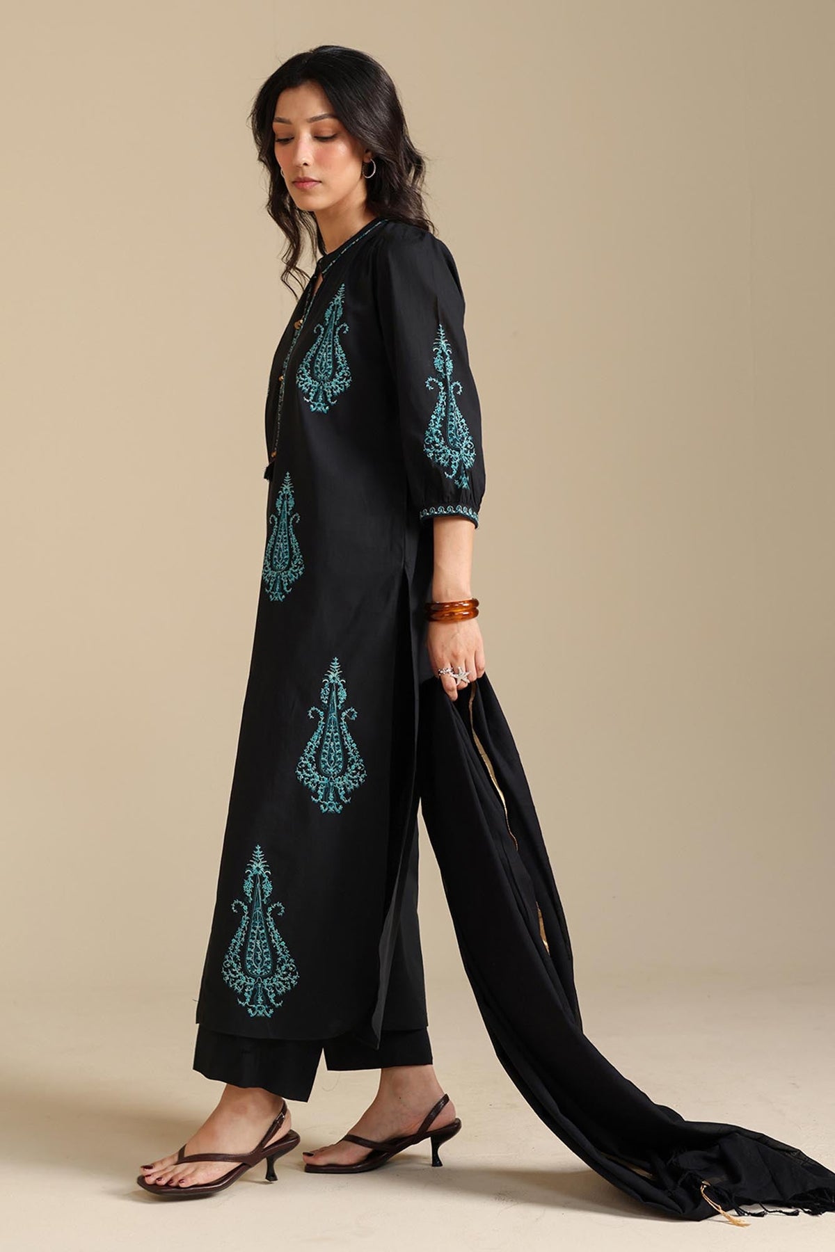 Embroidered Gul 3-Piece Suit