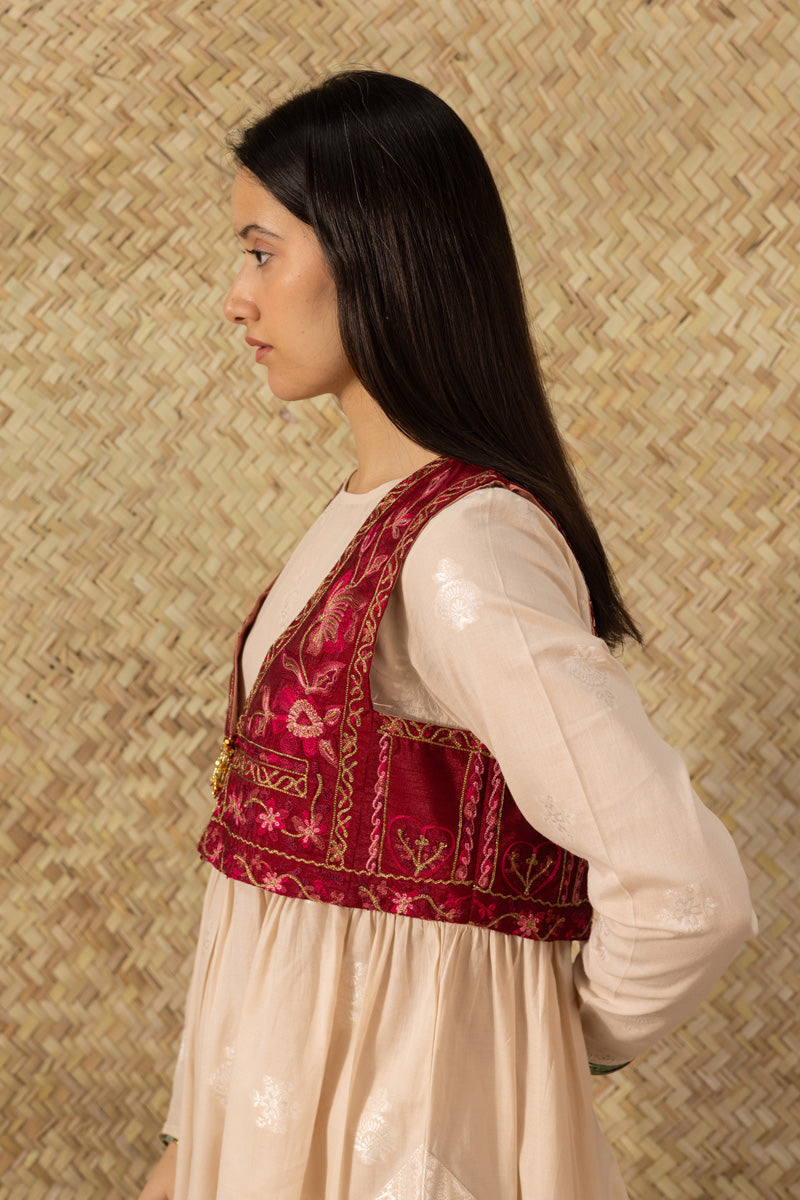 Dori Tales Threadwork Koti