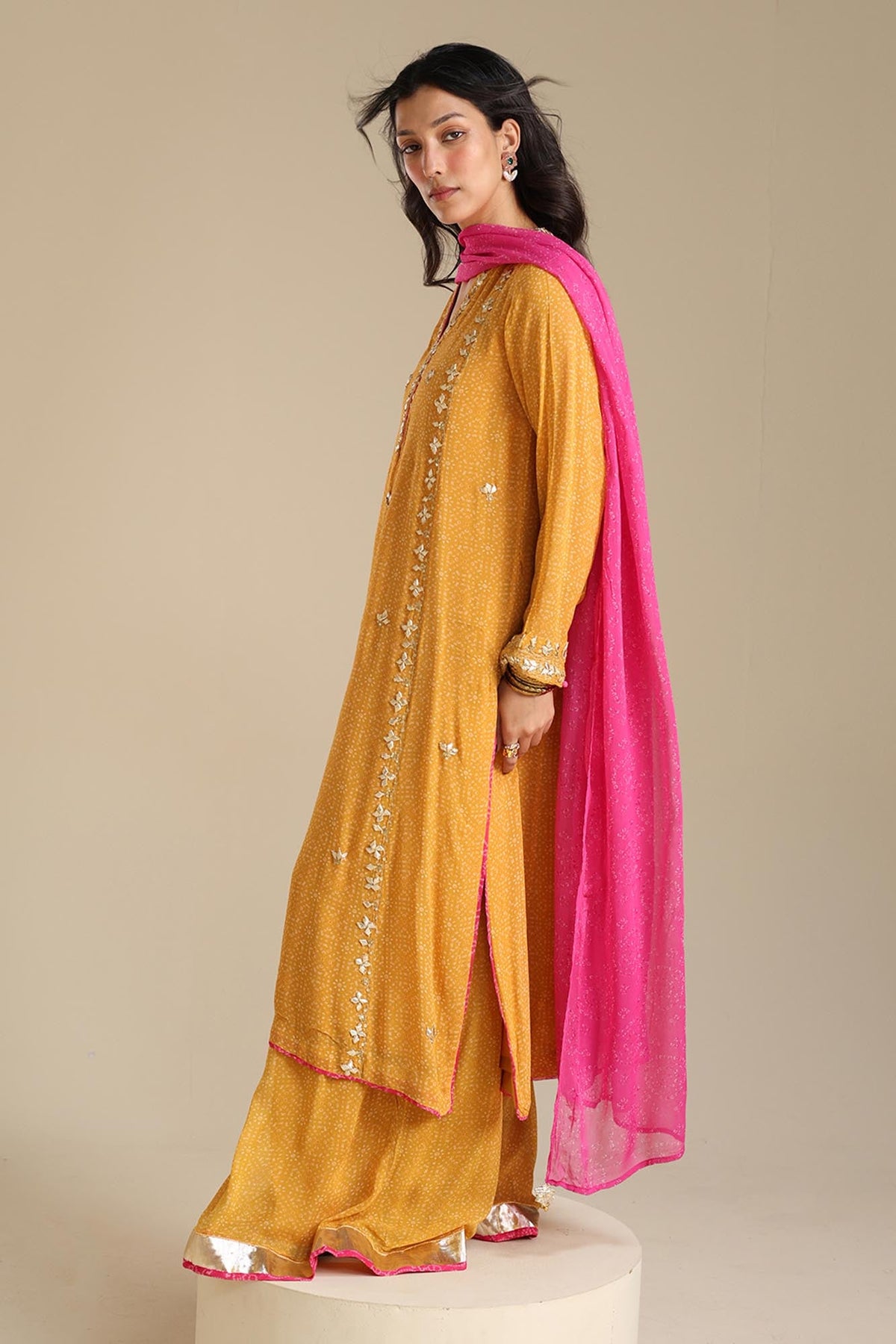 Khaas Chunari Ensemble