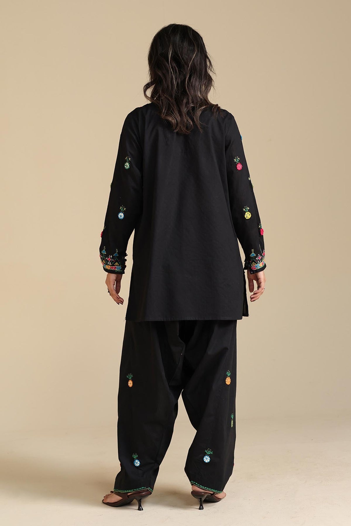 Rang Khaas Hand Embroidered Set