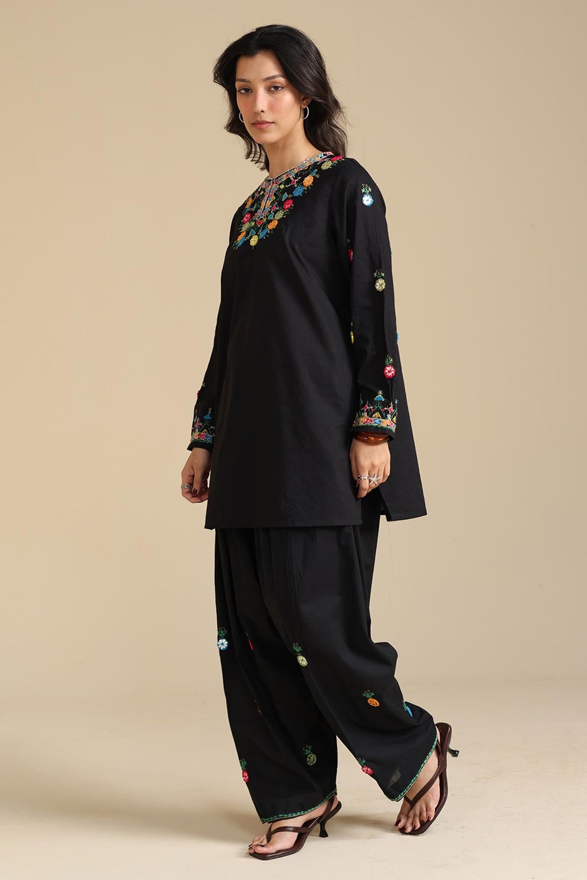 Rang Khaas Hand Embroidered Set