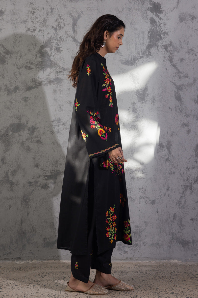 Phool Embroidered Kurta