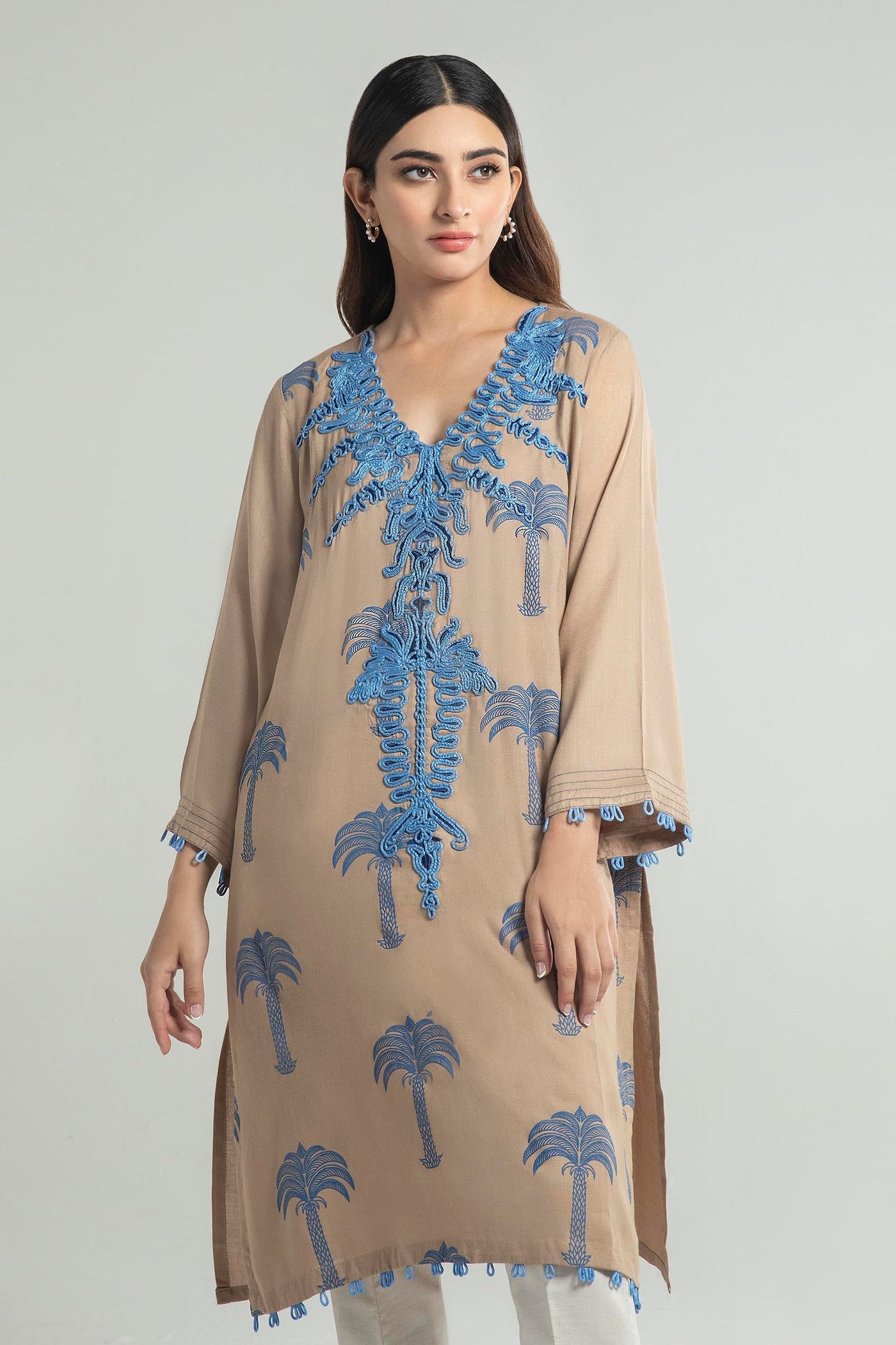 https://cdn.shopify.com/s/files/1/0740/1753/8280/files/S2S2ESE557_3_b62247d5-00a5-4e56-adaa-dc3f683f58d7.jpg?v=1776613039