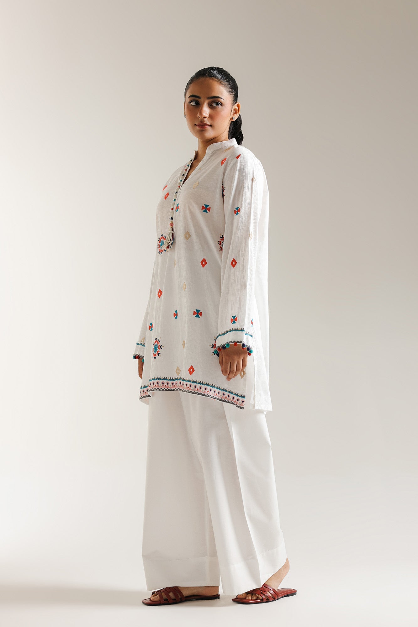 https://cdn.shopify.com/s/files/1/2290/7917/files/S5E6378-102-001_2.jpg?v=1751872553